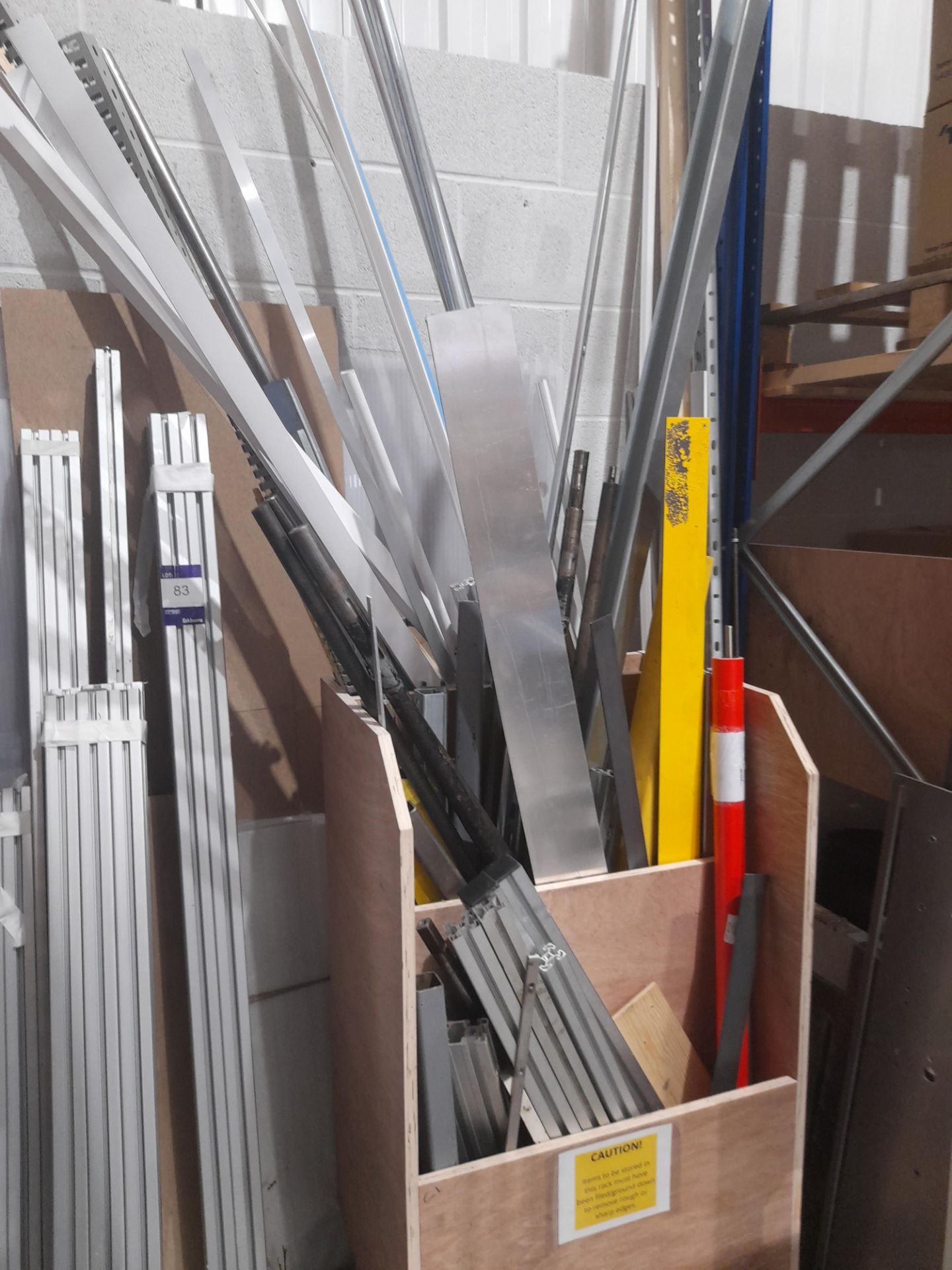 Quantity of various aluminium profiles, metal rods, threaded bar and plastic trunking to wall and - Image 4 of 4