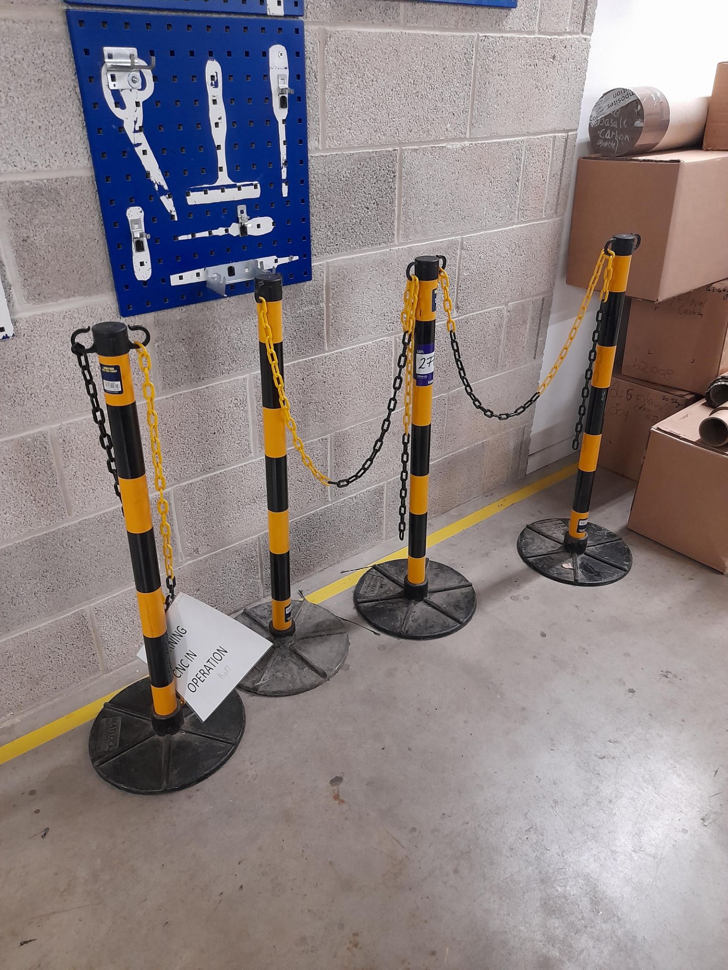 Matlock safety barrier - 4 posts with chain - Image 2 of 2