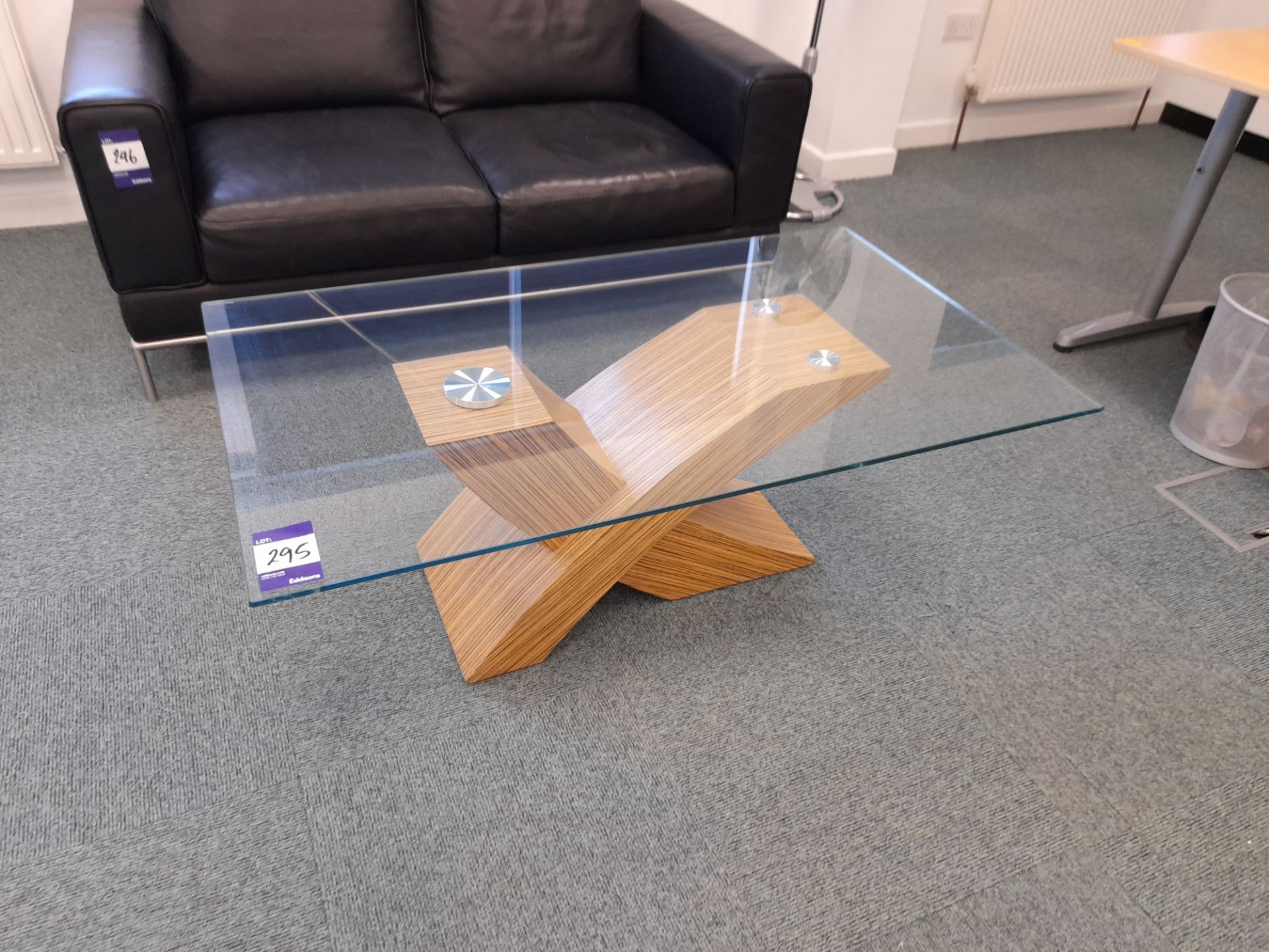Contemporary glass topped coffee table, 1200mm x 700mm - Image 2 of 2