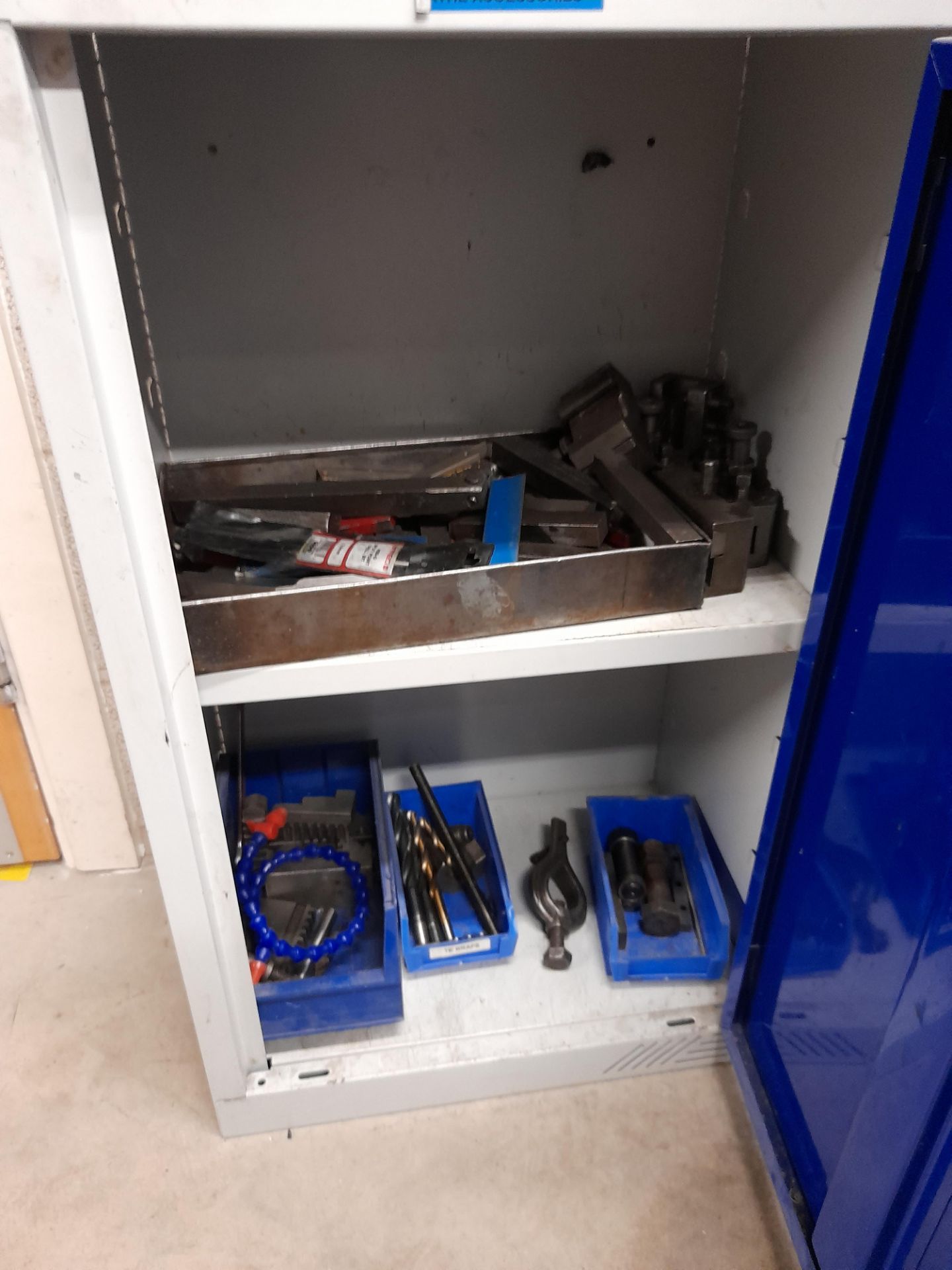 10 drawer cabinet containing Allen keys, collets etc. and single door cabinet with contents of - Image 3 of 6