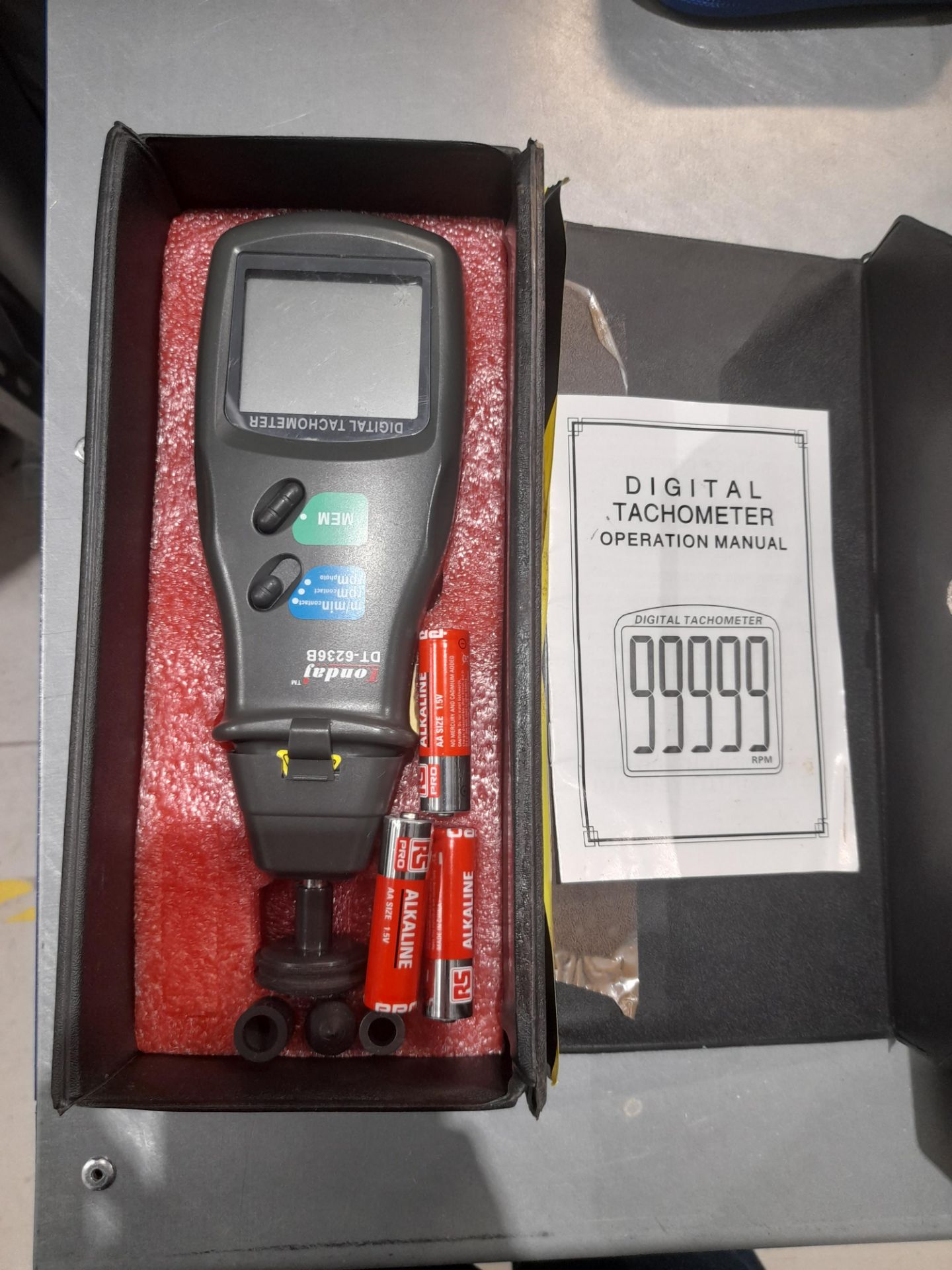 Tondaj DT6236B digital tachometer, with case - Image 2 of 3