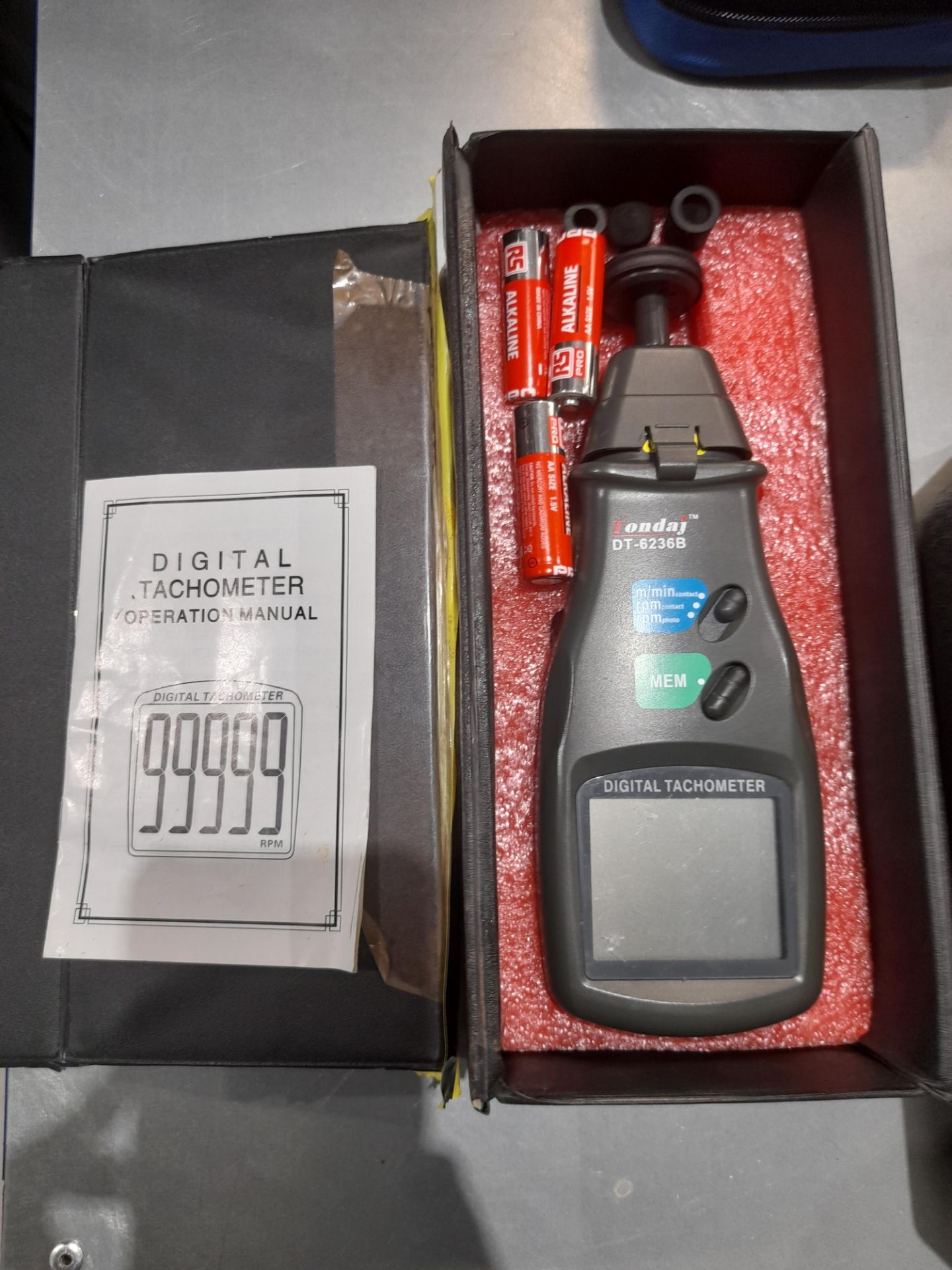 Tondaj DT6236B digital tachometer, with case - Image 3 of 3