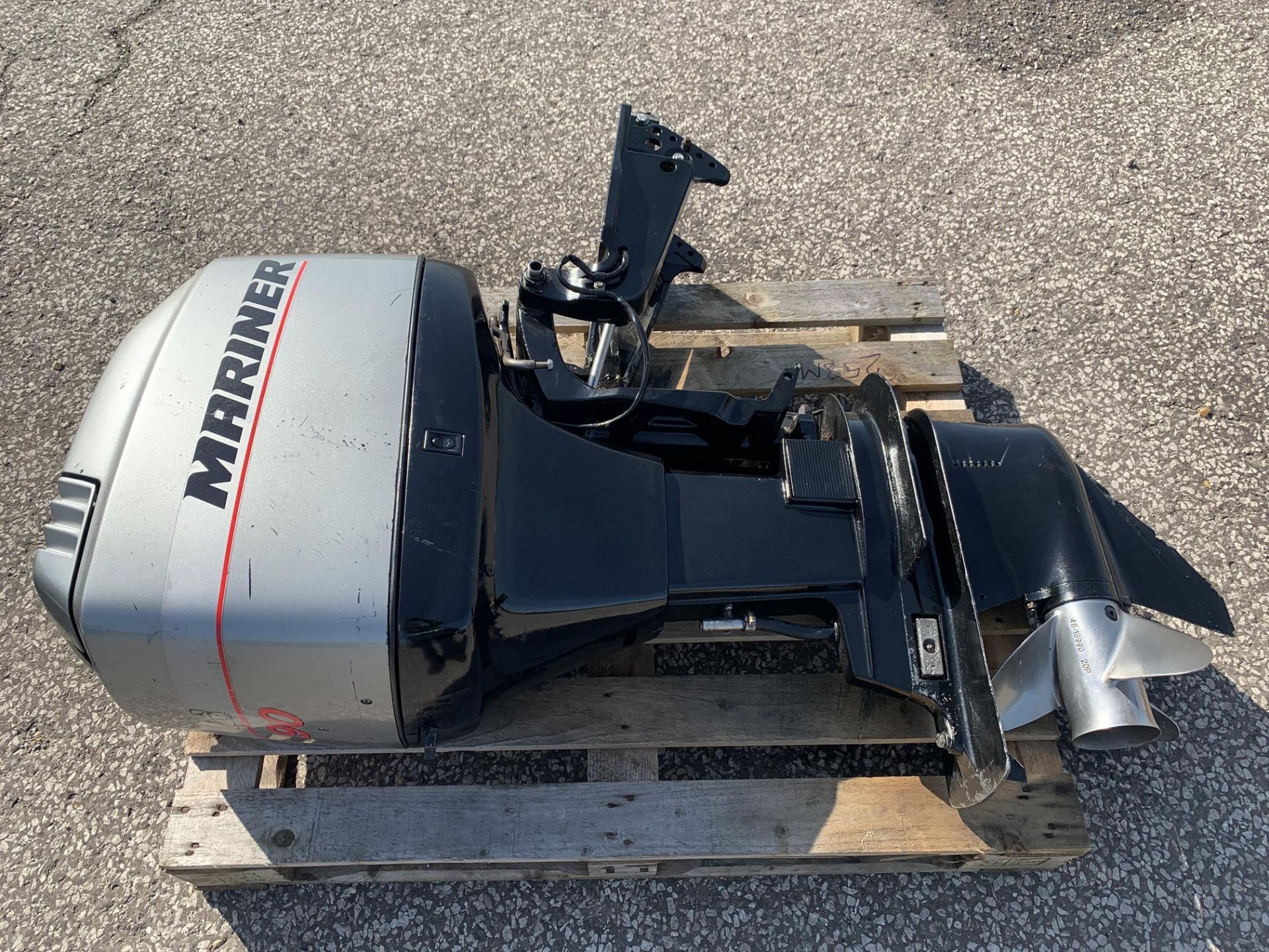 Outboard Motor: Mariner 90hp