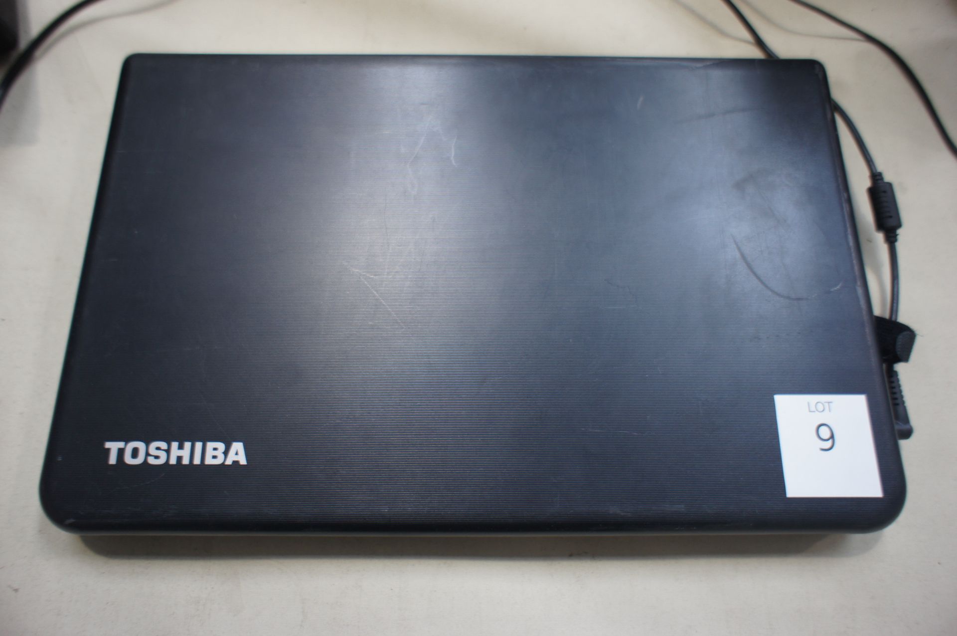 Toshiba Satellite C70 Laptop Computer - Image 3 of 3