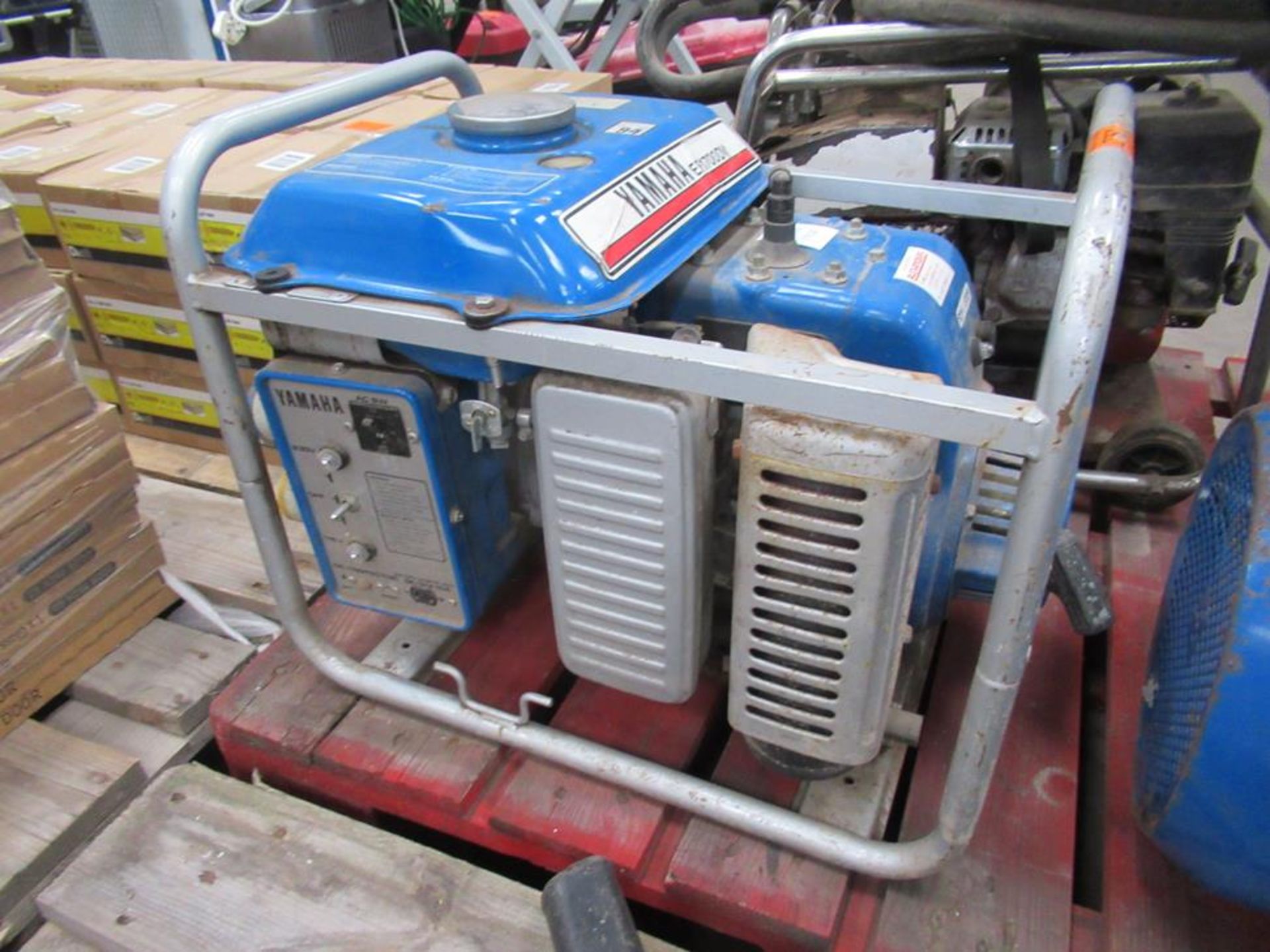 A Yamaha EF1700DV Generator. Please note there is a £5 Plus VAT lift out Fee on this lot - Image 2 of 2