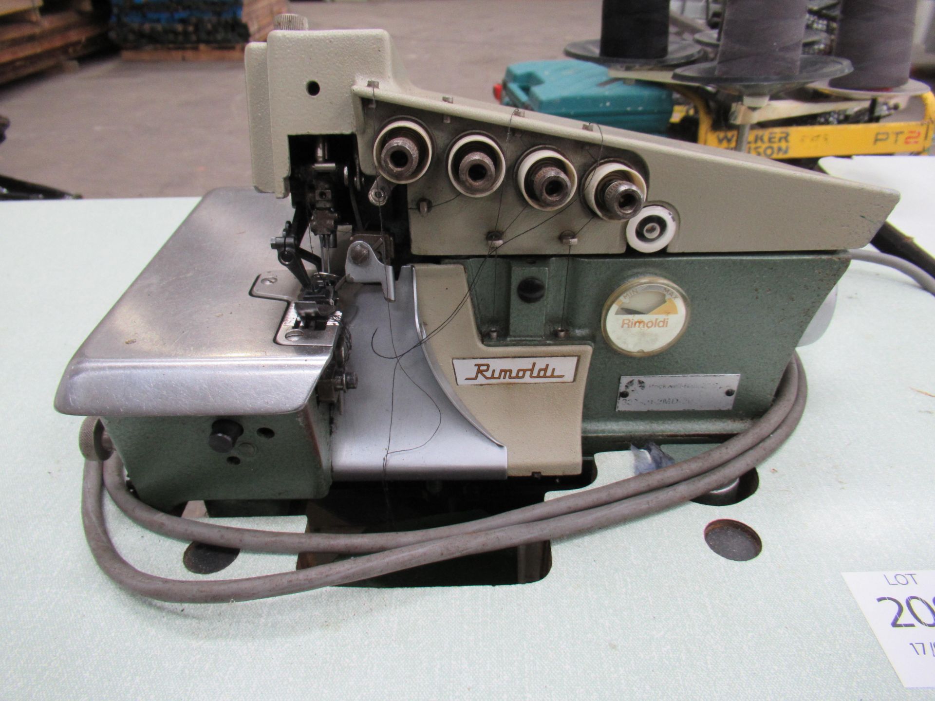 Rimoldi industrial sewing machine. Please note there is a lift out fee of £5 plus VAT on this lot - Image 3 of 6