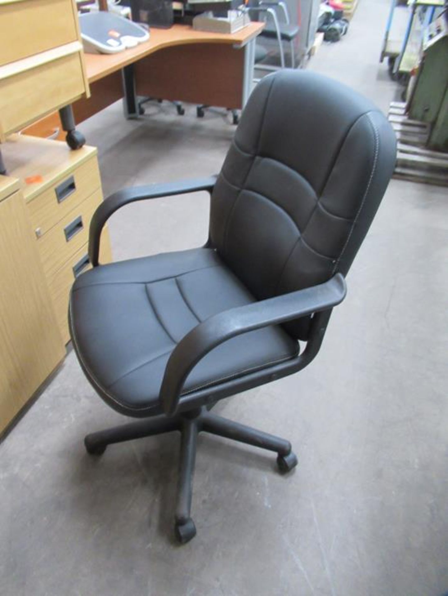 A Qty of Office furniture to include Desk and Pedestall, 6 x chairs and other furniture - Image 11 of 11