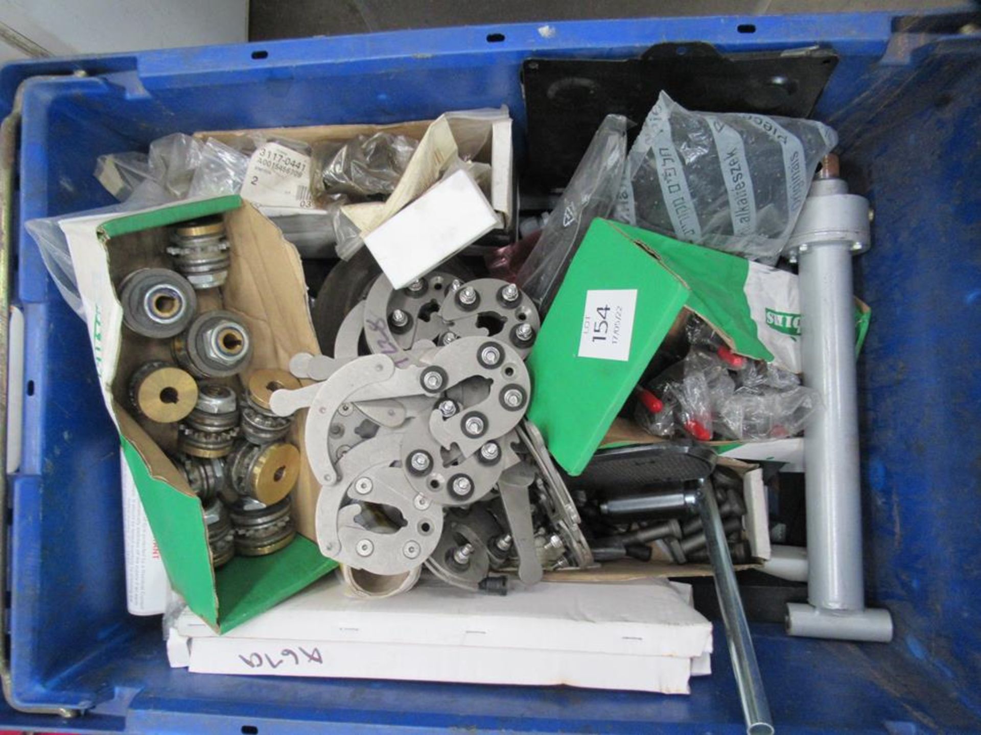 A Pallet of Various Machine Spares. Please note there is a £10 Plus VAT lift out Fee on this lot - Image 2 of 6