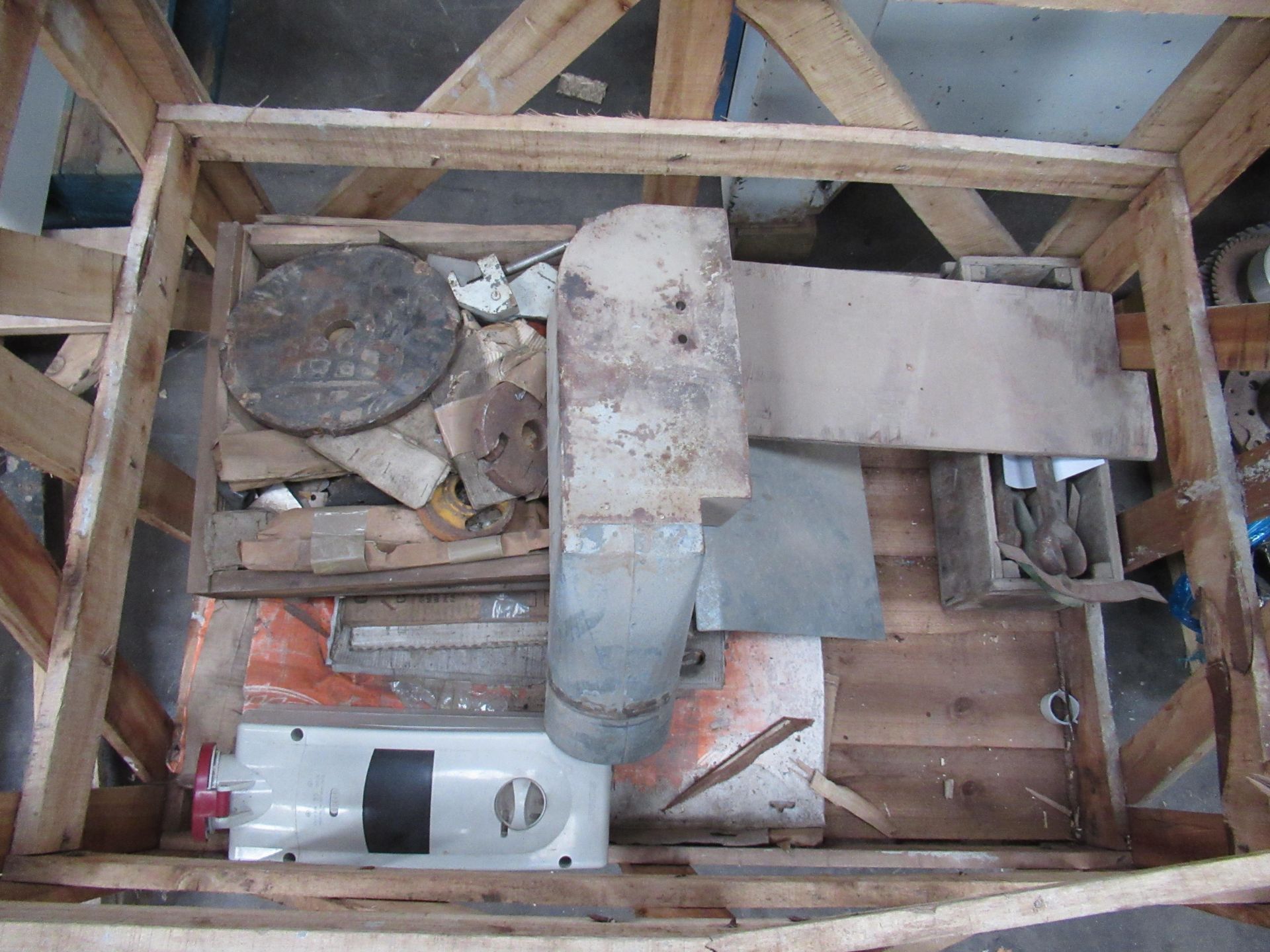 Various Woodworking Machine Machine Spares (see Pictures). Please note there is a £5 plus VAT Lift - Image 3 of 9