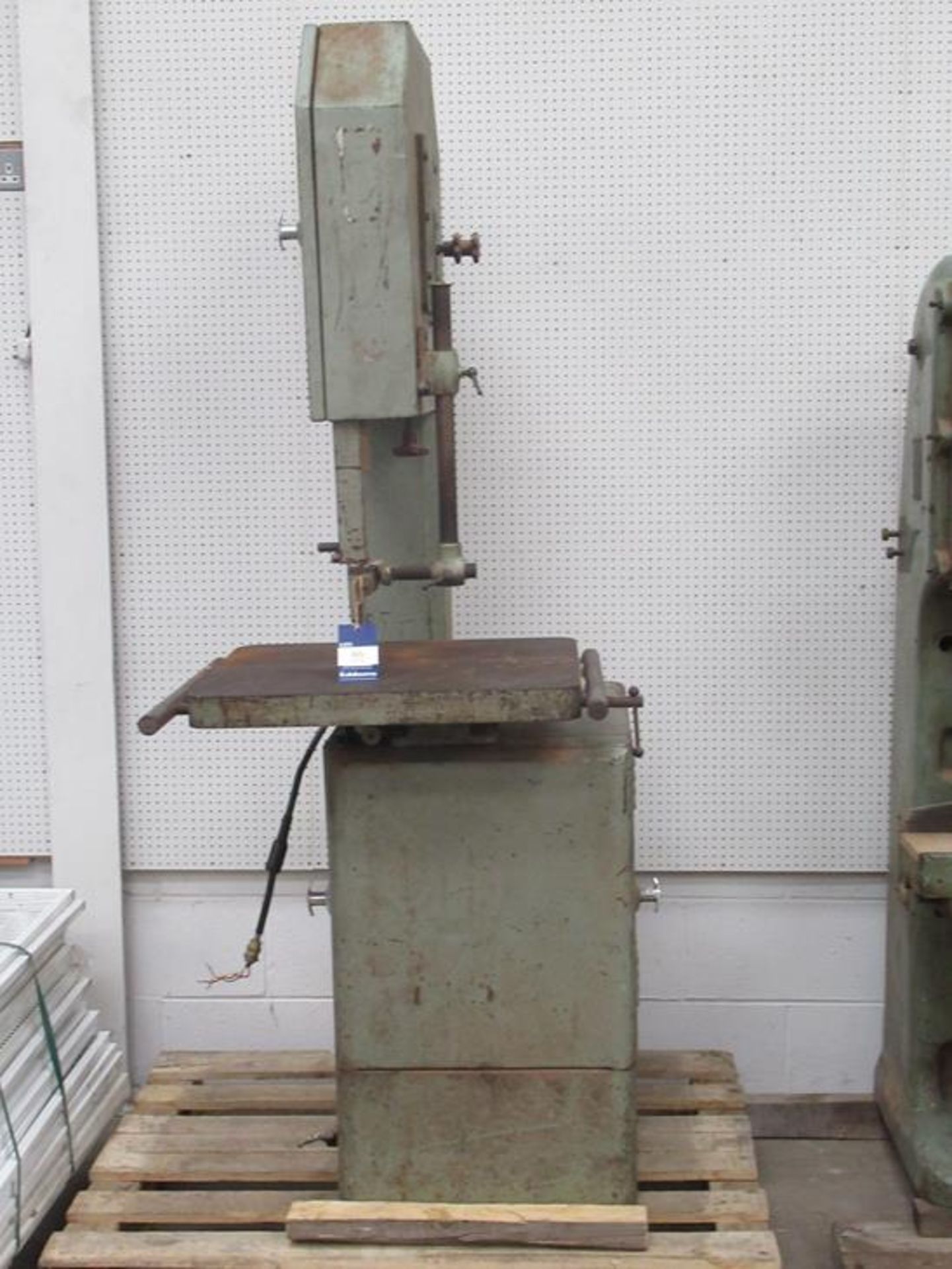 Wadkin Bursgreen vertical bandsaw 240V, No. E773130