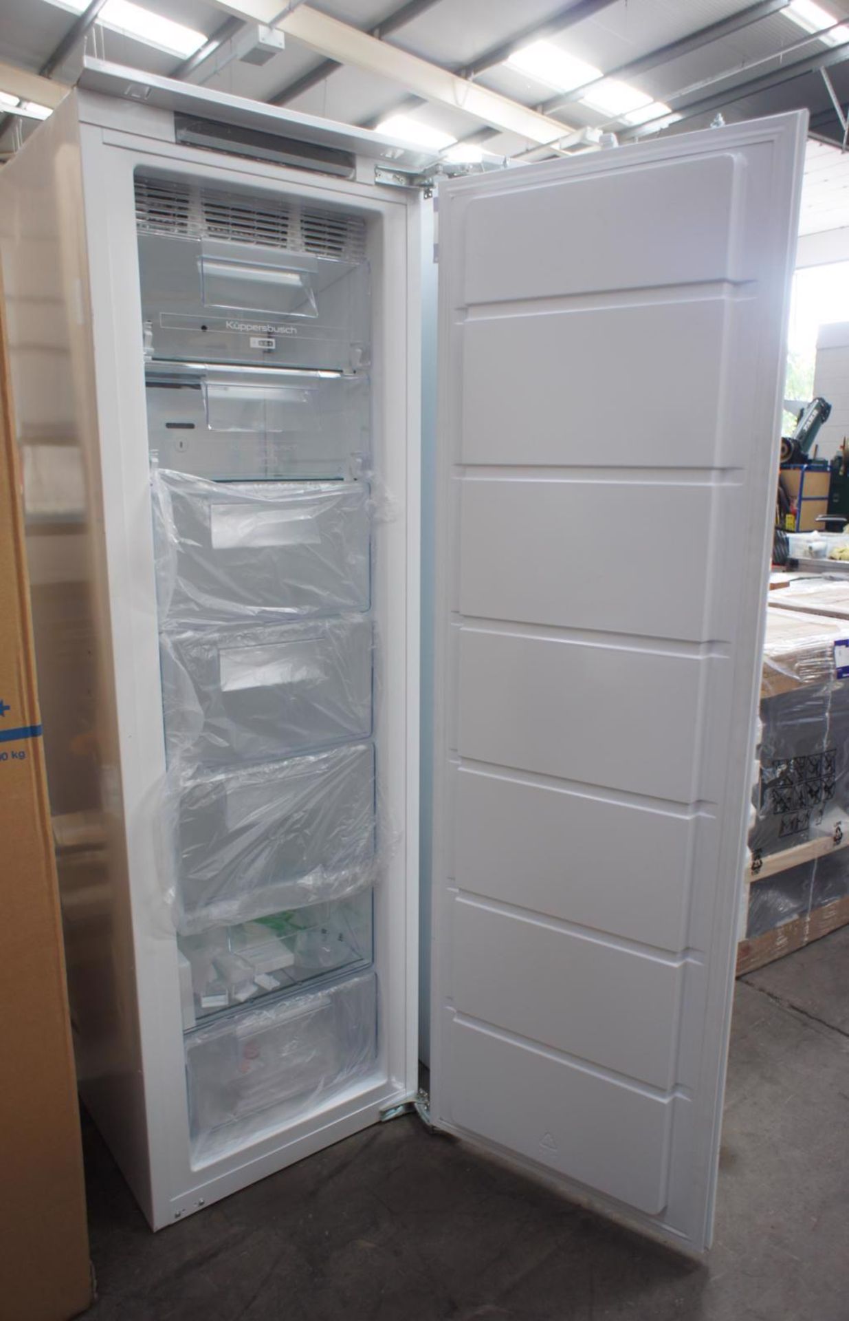 Kuppersbusch FG800.1i upright integrated freezer