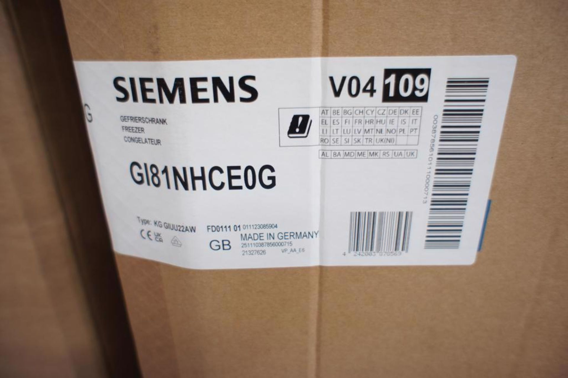 Siemens GI81NHCE0G upright freezer - Image 2 of 3