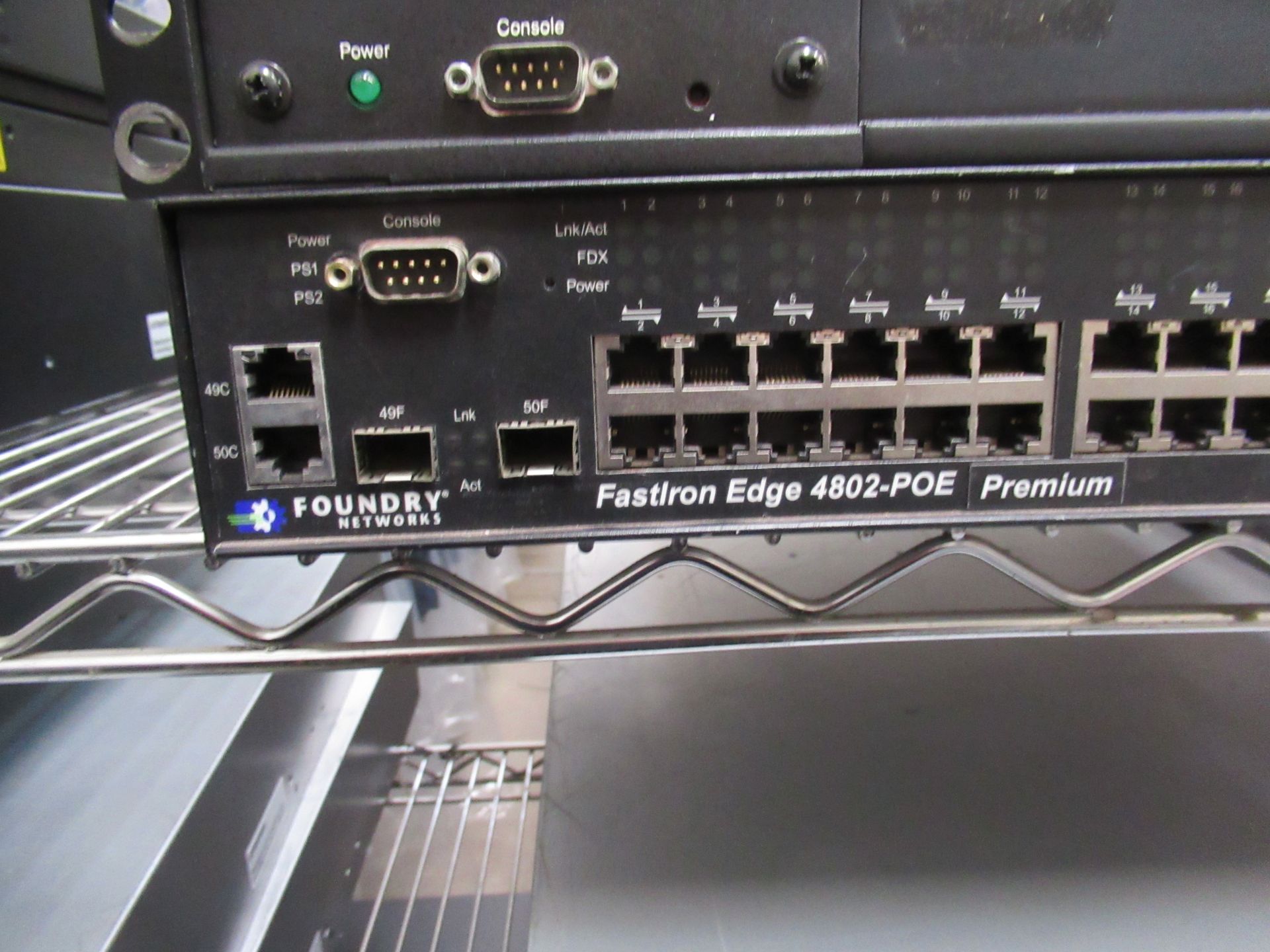 1 x FASTIRON EDGE 4802-POE Switch, ETHERNET SWITCH, 2 x Brocade 4900 Switch., FABRIC SWITCH, 2 x - Image 3 of 44