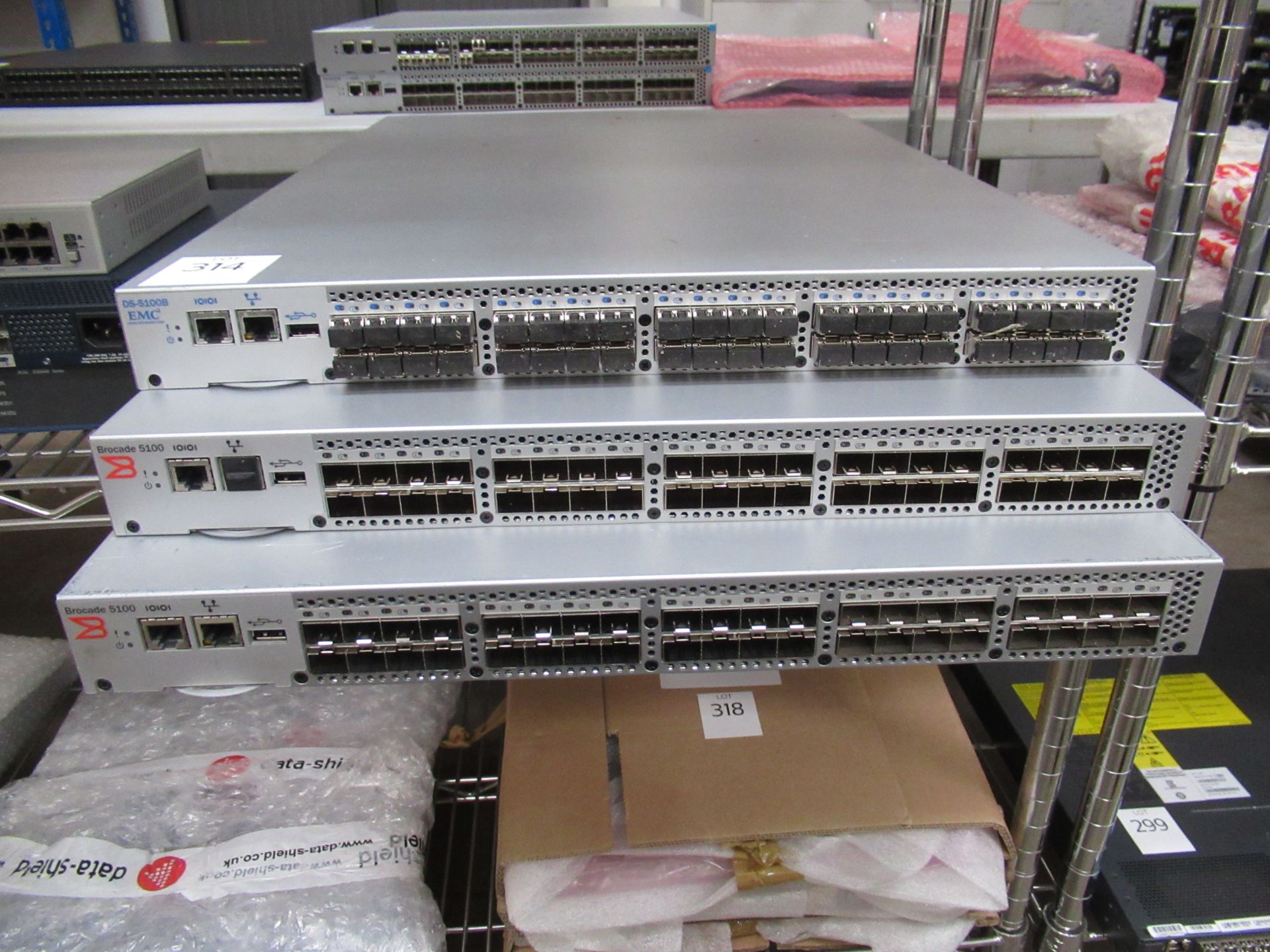 2 x Brocade AP7420 Switch, 2 x H3C S550 Series Ethernet Switch with CX4 Coupling Cable, 3 x - Image 20 of 38