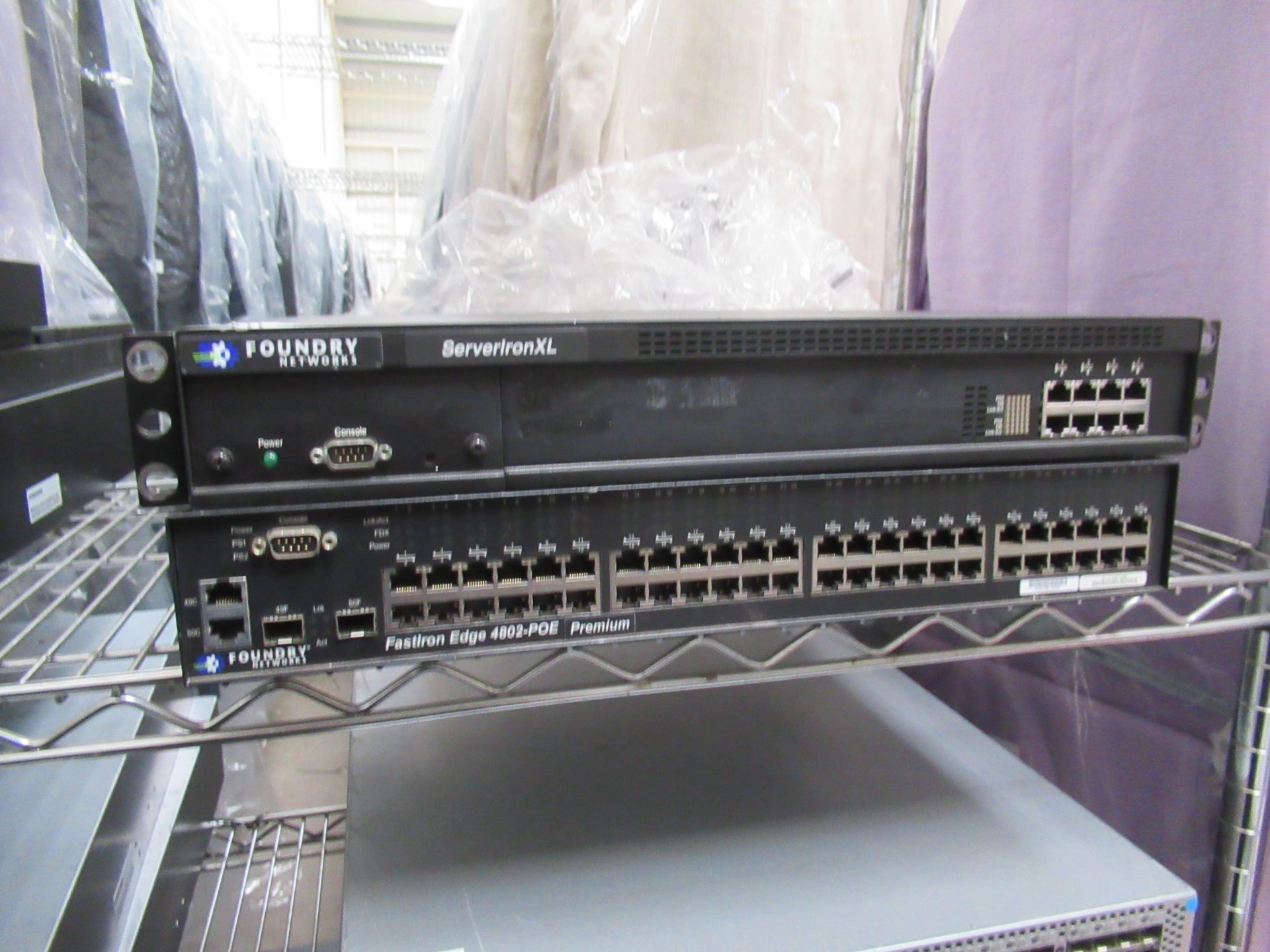 1 x FASTIRON EDGE 4802-POE Switch, ETHERNET SWITCH, 2 x Brocade 4900 Switch., FABRIC SWITCH, 2 x - Image 4 of 44