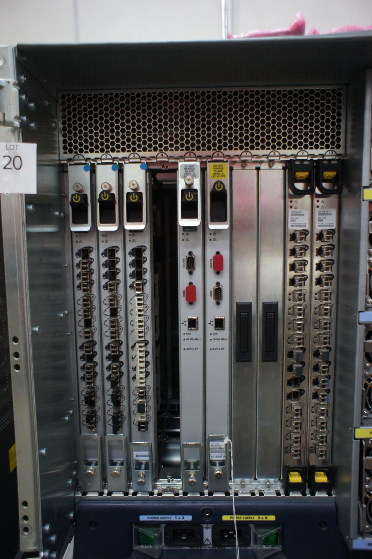 IBM2109-M48 SAN256 director cabinet with 8x FC4/32 cards and 1x CP4 cards, IBM2109-M48 SAN256 - Image 34 of 35