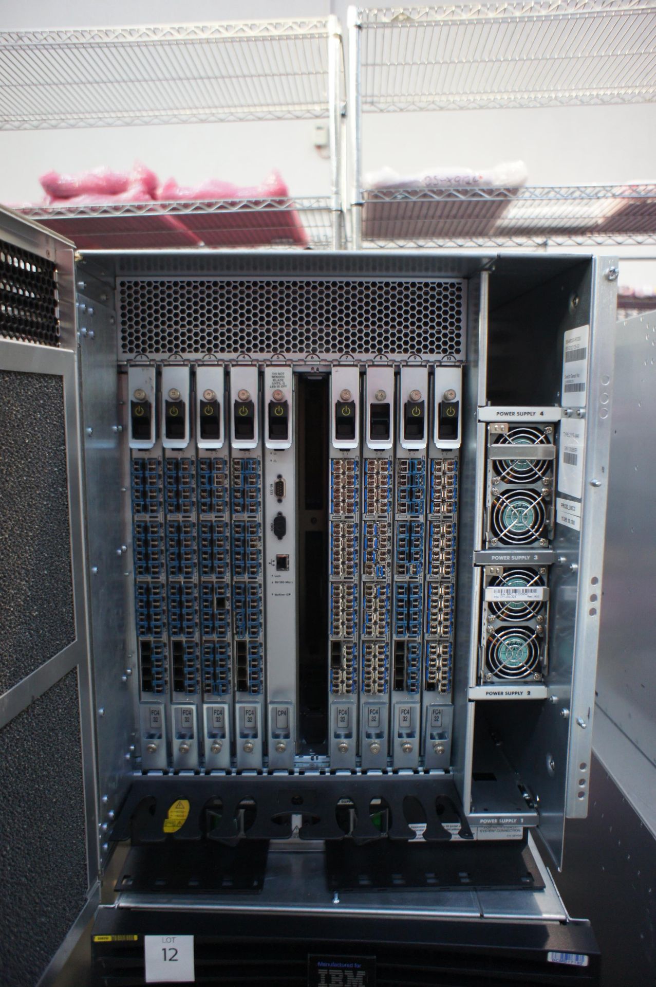 IBM 2109-M48 SAN256 director cabinet with 8x FC4/32 cards and 2x CP4 cards,CNT Ultranet storage - Image 18 of 30