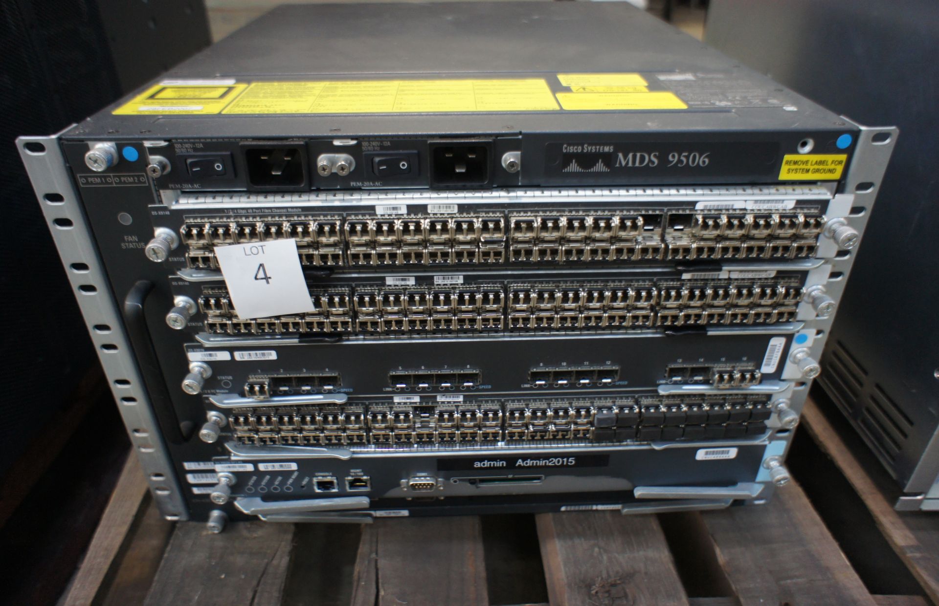 IBM 2109-M48 SAN256 director cabinet with 8x FC4/32 cards and 2x CP4 cards,CNT Ultranet storage - Image 8 of 30