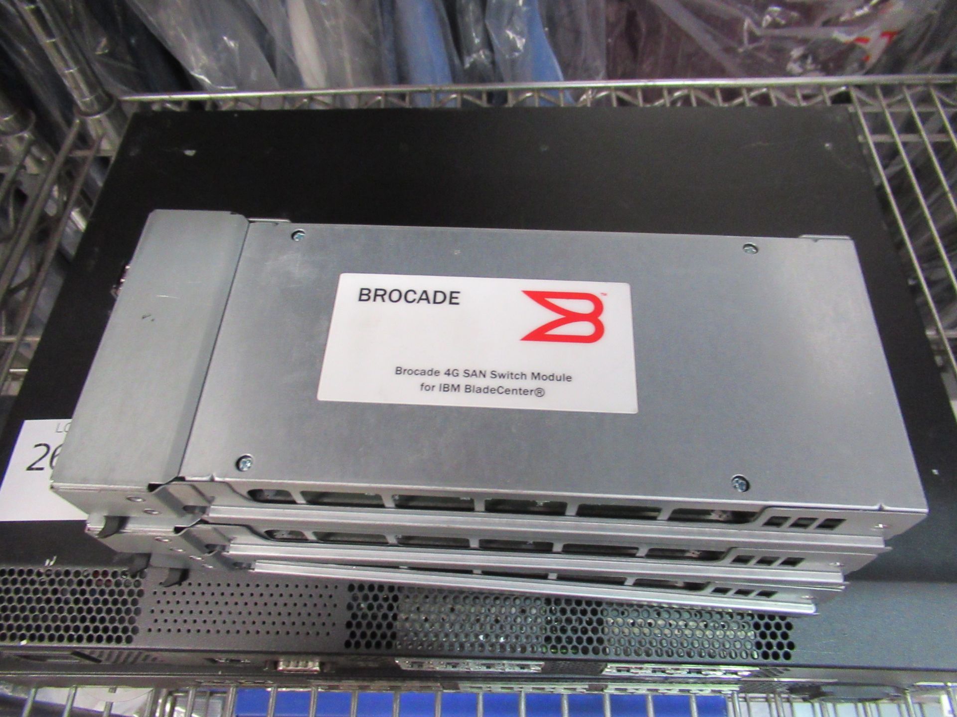 2 x McData 4300 switch, 2 x QLogic SANbox 3800 switch, Qlogic 3800, 1 x Brocade 200e switch, 200e - Image 15 of 40