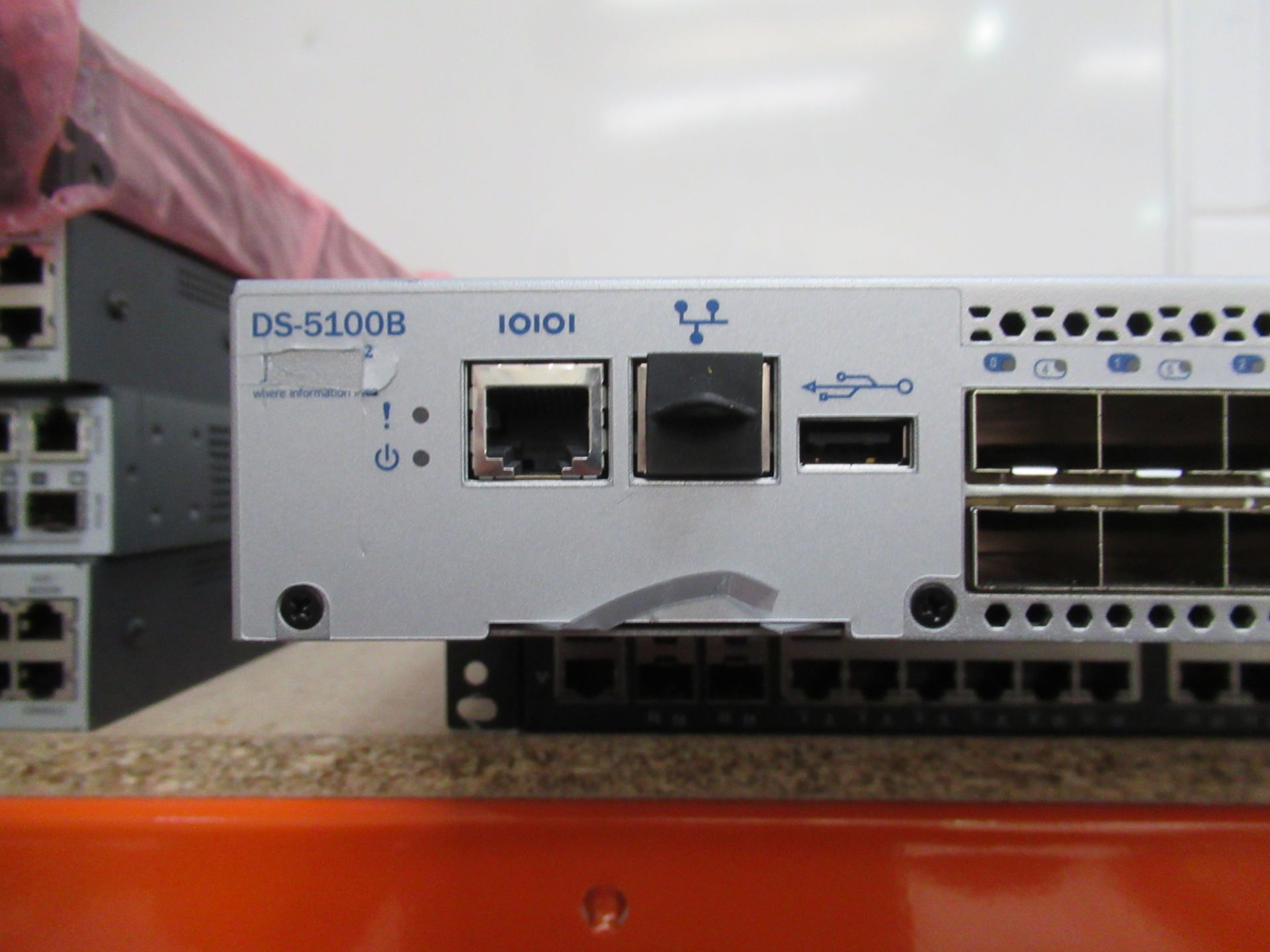 1 x FASTIRON EDGE 4802-POE Switch, ETHERNET SWITCH, 2 x Brocade 4900 Switch., FABRIC SWITCH, 2 x - Image 26 of 44