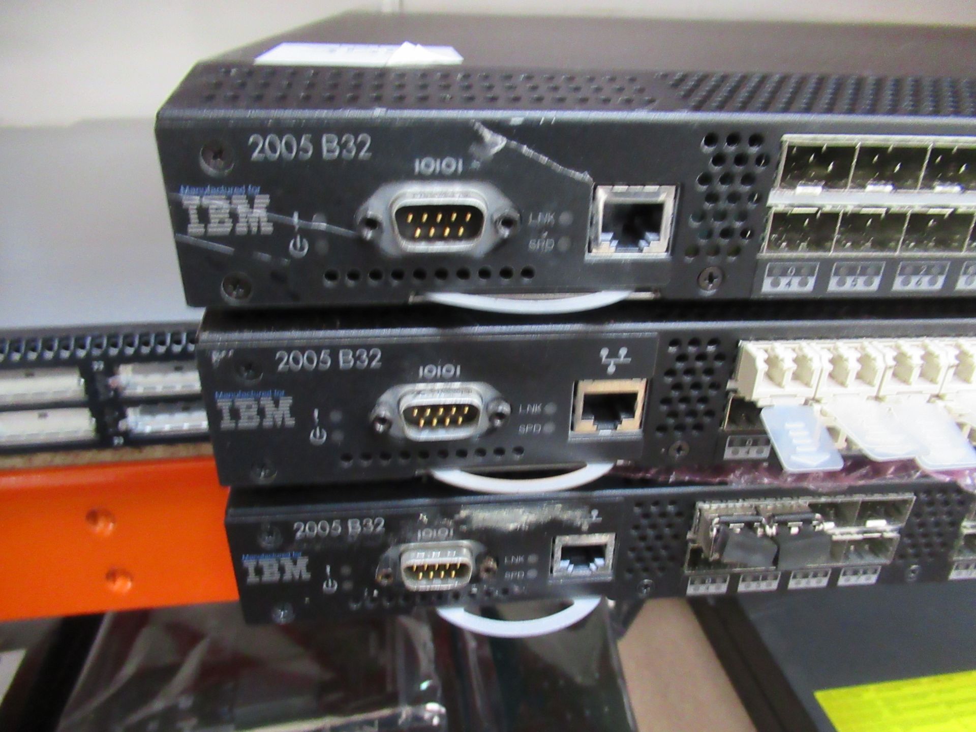 1 x FASTIRON EDGE 4802-POE Switch, ETHERNET SWITCH, 2 x Brocade 4900 Switch., FABRIC SWITCH, 2 x - Image 43 of 44