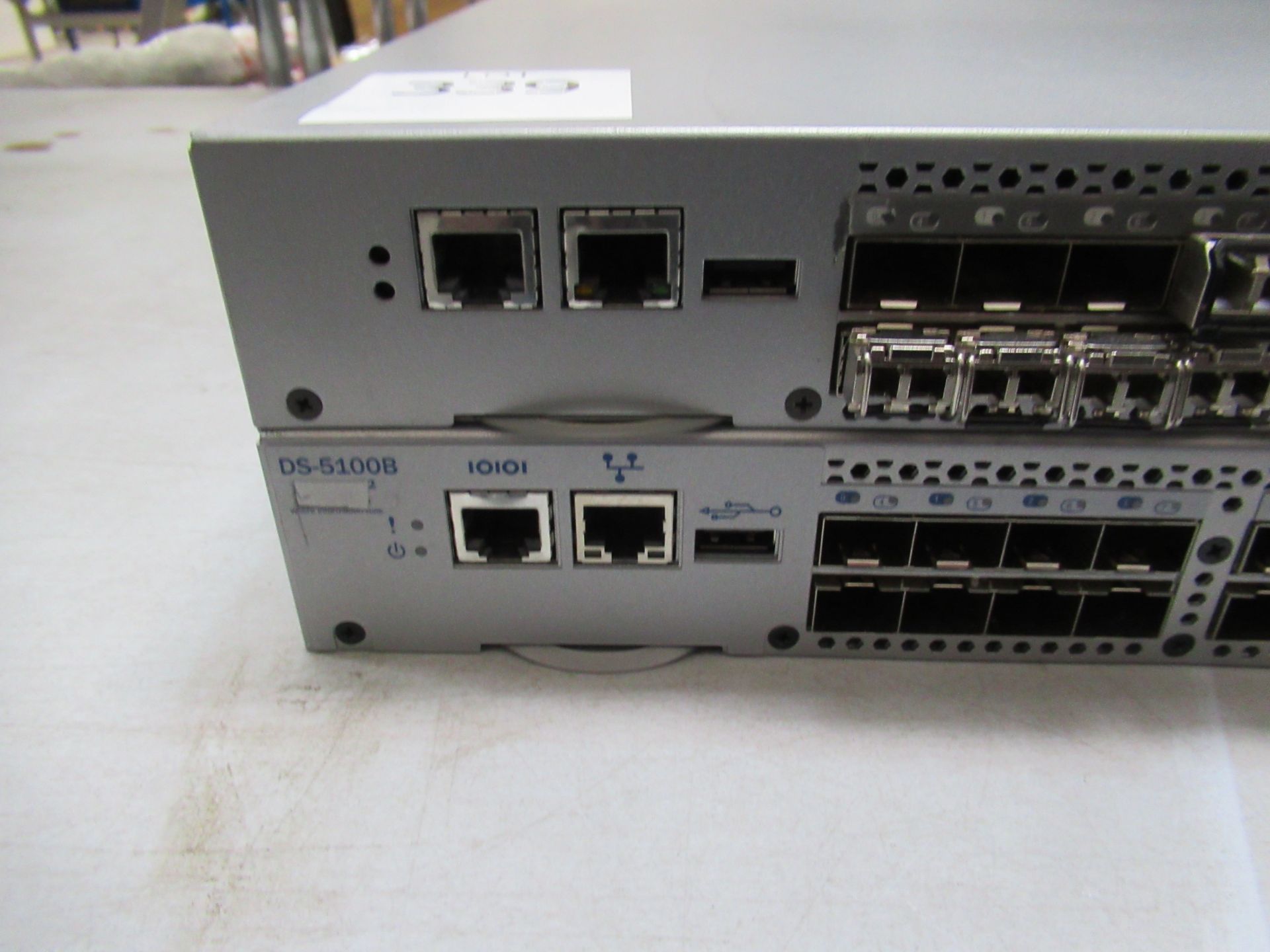 1 x HPE 24 Port SFP zl Module J8706A, ProCurve zl series and 1 x HPE HP 24-port Gig-T vl Module - Image 13 of 34