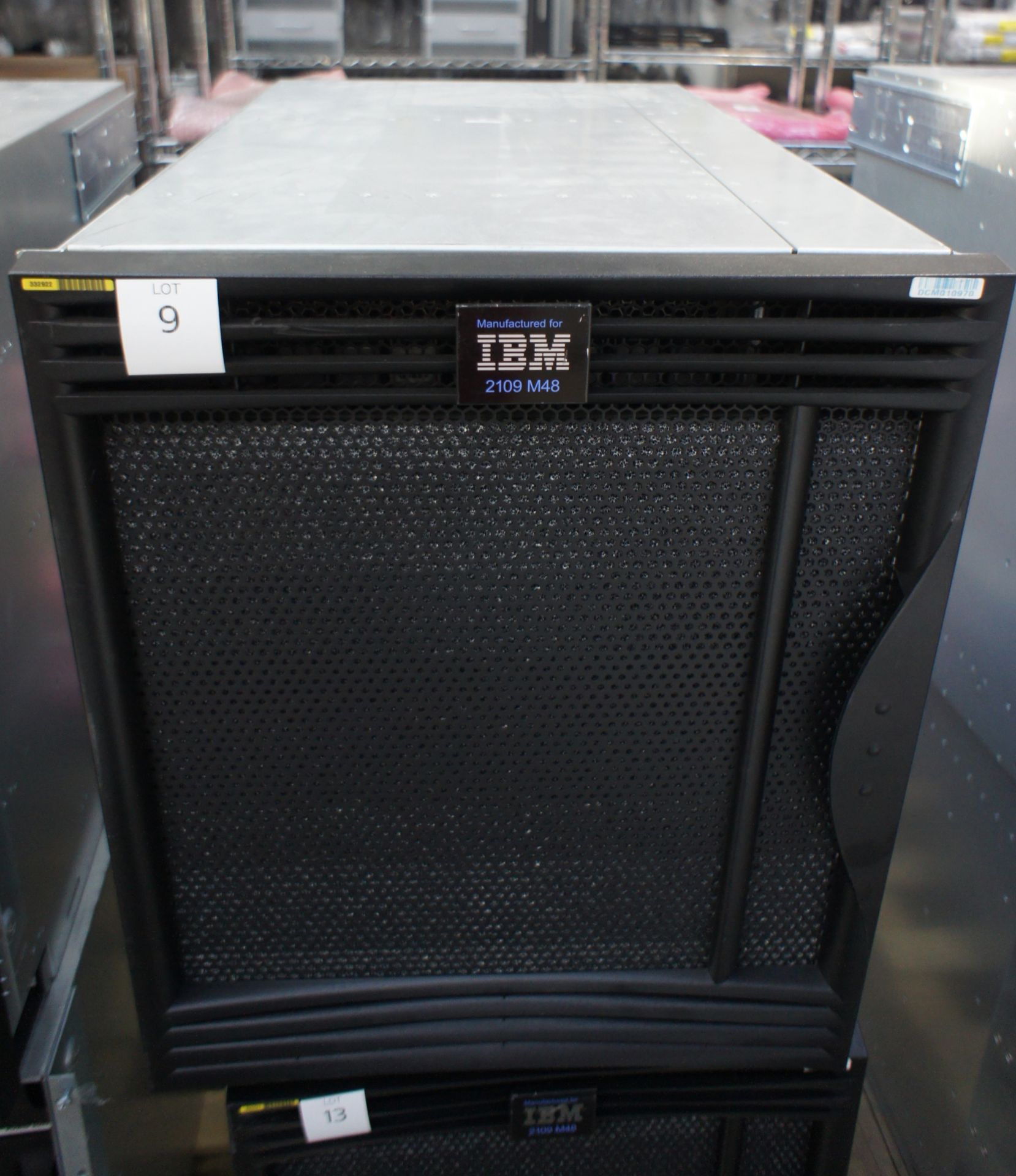 IBM 2109-M48 SAN256 director cabinet with 8x FC4/32 cards and 2x CP4 cards,CNT Ultranet storage - Image 26 of 30