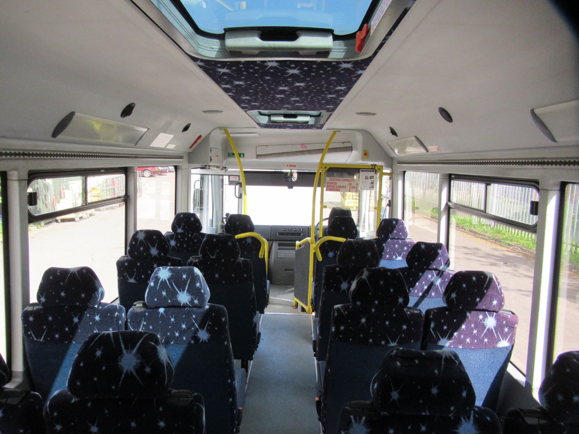 Mercedes 0813 Bluetec 4 Bus Coach - Image 19 of 23