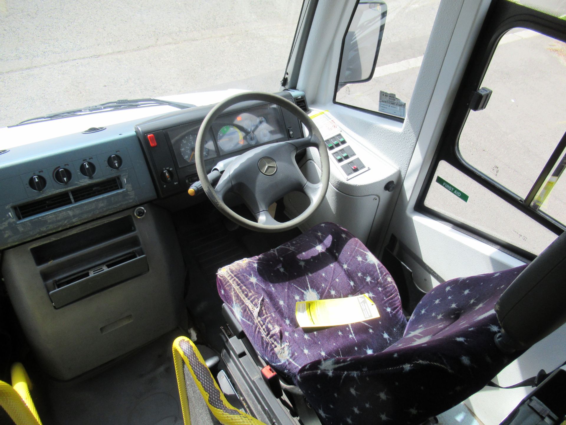 Mercedes 0814 Bus Coach - Image 15 of 17