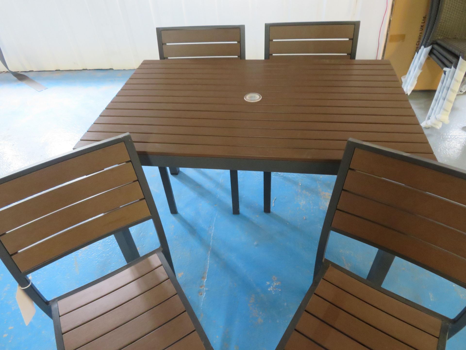 5 piece outdoor slatted garden set (plastic) comprising rectangular table (1200x750mm) and 4 chairs - Image 2 of 2