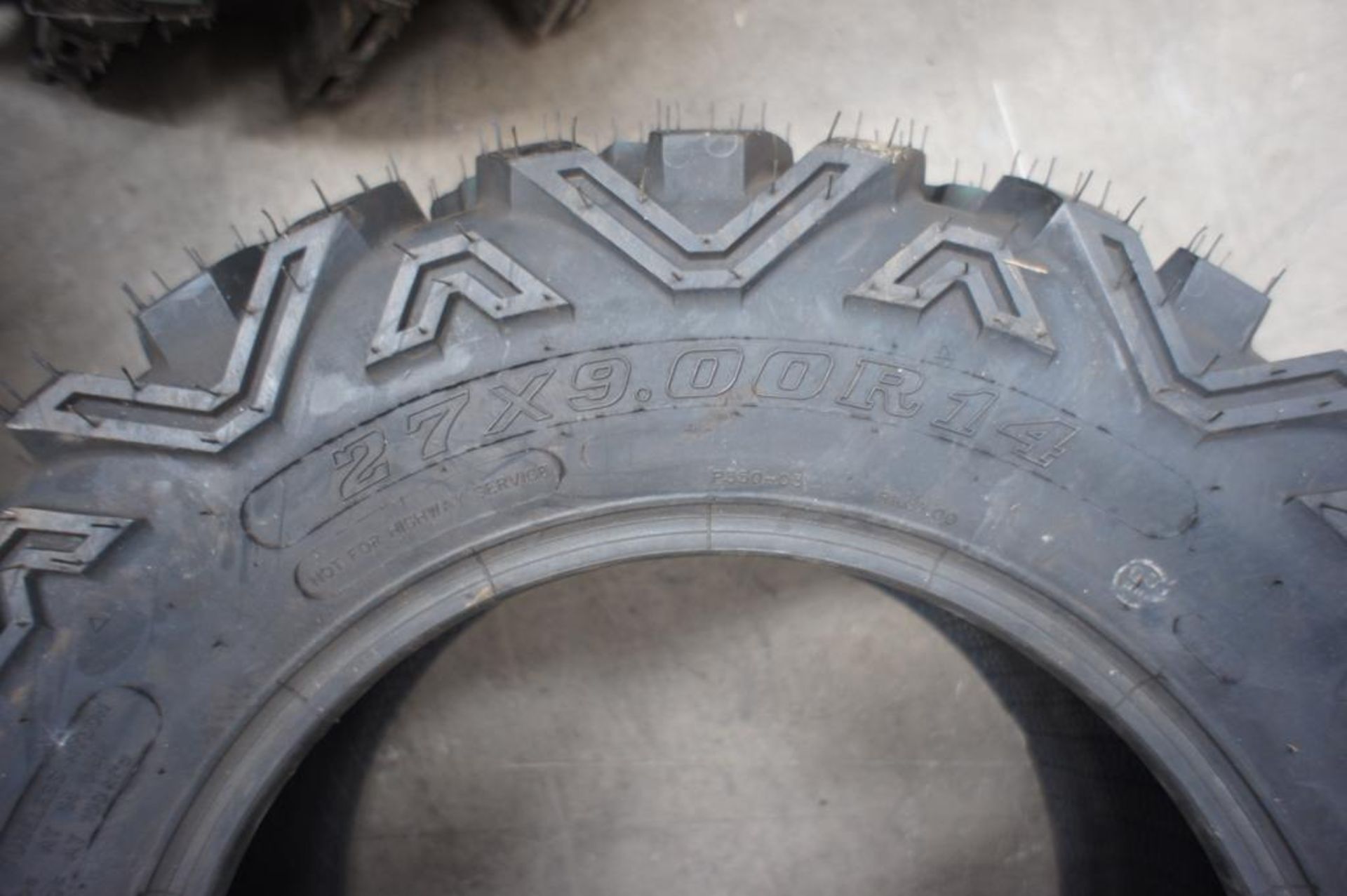 Wanda Quad Tyre (27X9.00 R14) - Image 2 of 3