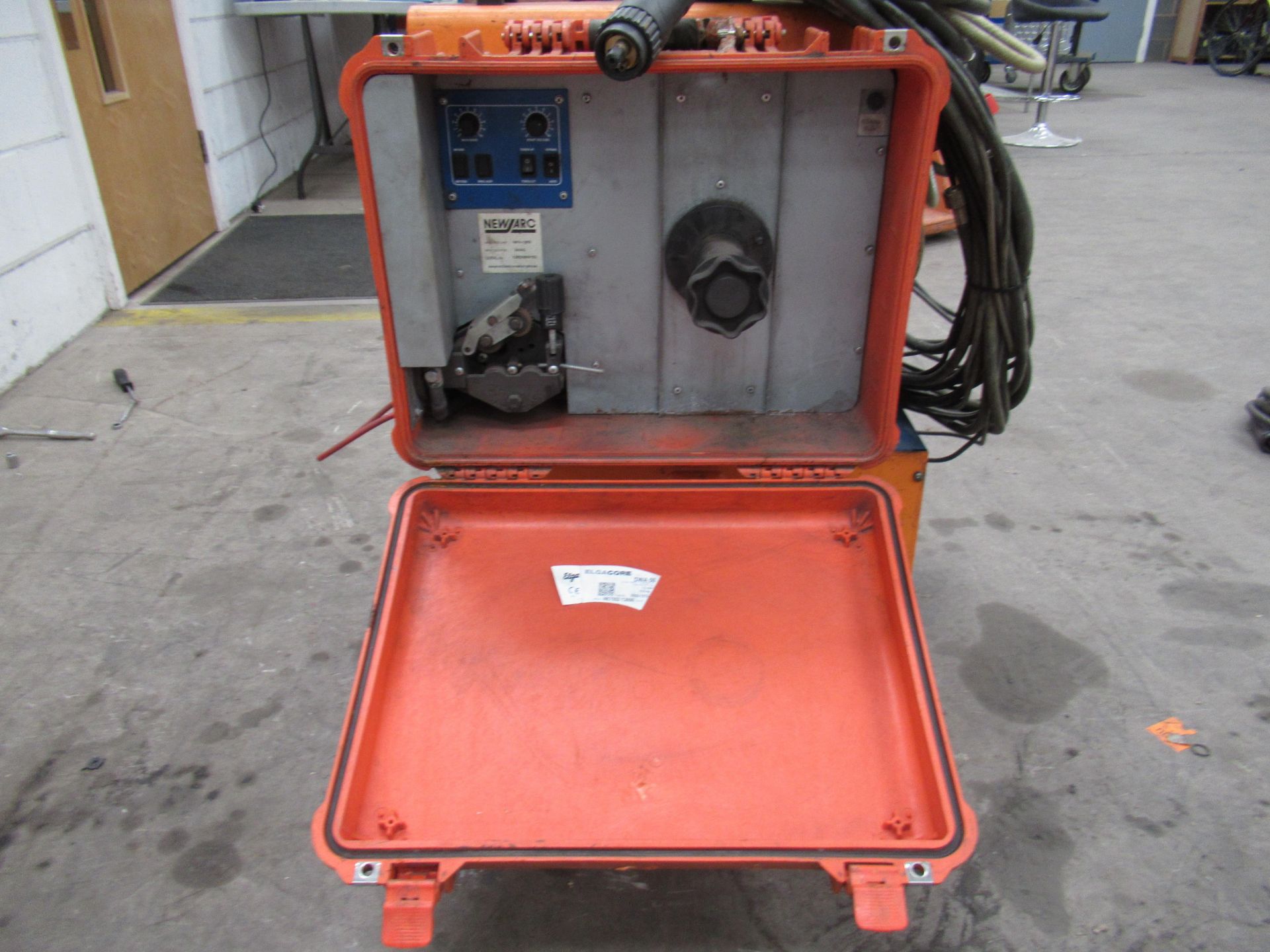 Newarc R4000 MiG welder with water cooler and Newarc WFU12RD wire feed with torch and leads - Image 5 of 8