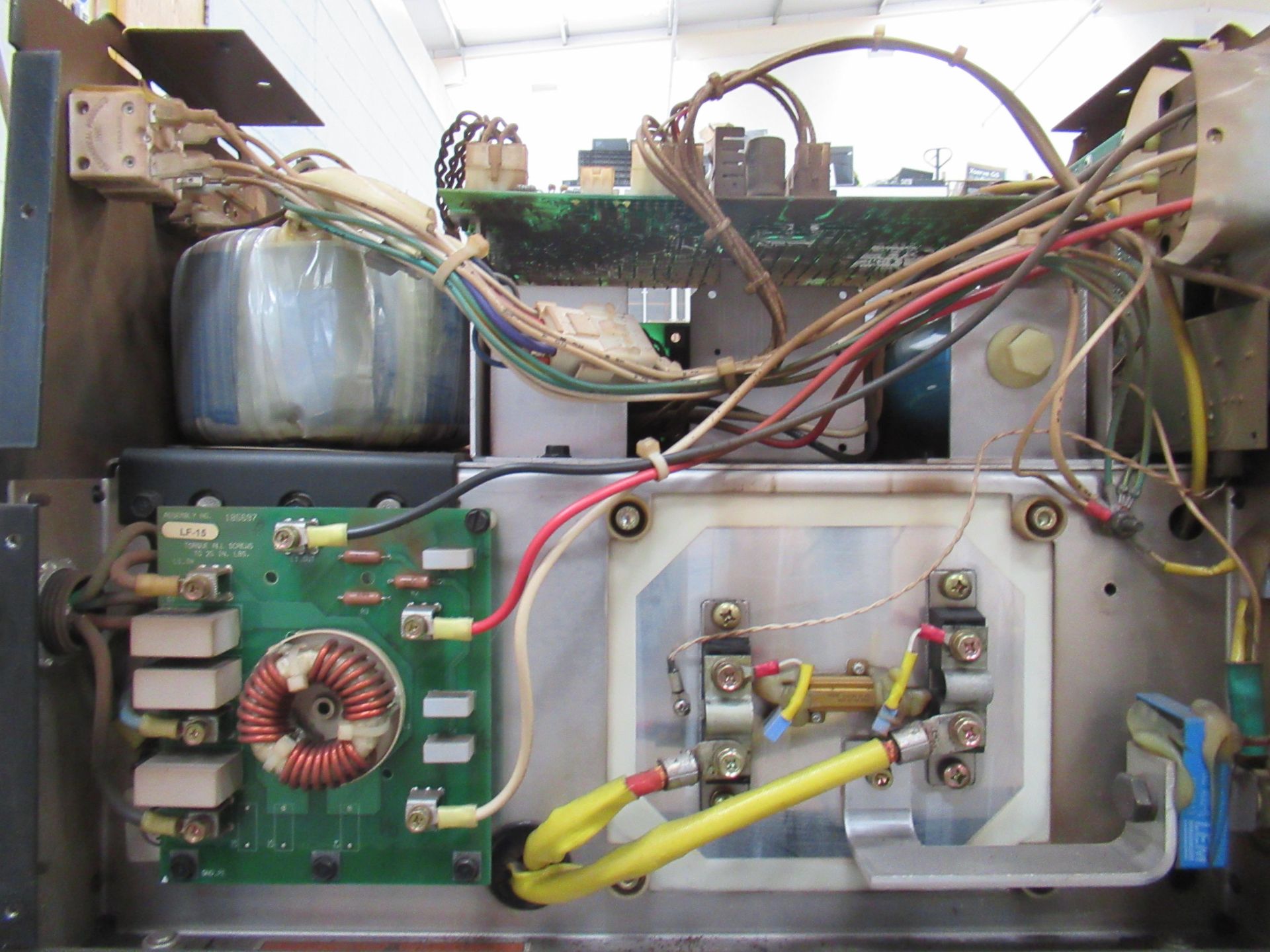 Miller XMT 304 series DC inverter welder with leads etc - Image 7 of 9