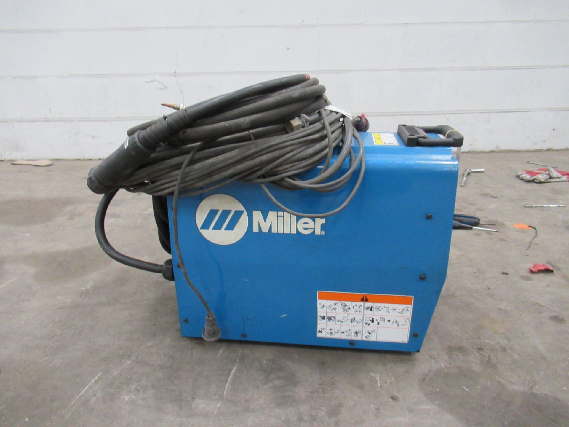 Miller XMT 304 series DC inverter welder with leads etc - Image 3 of 9