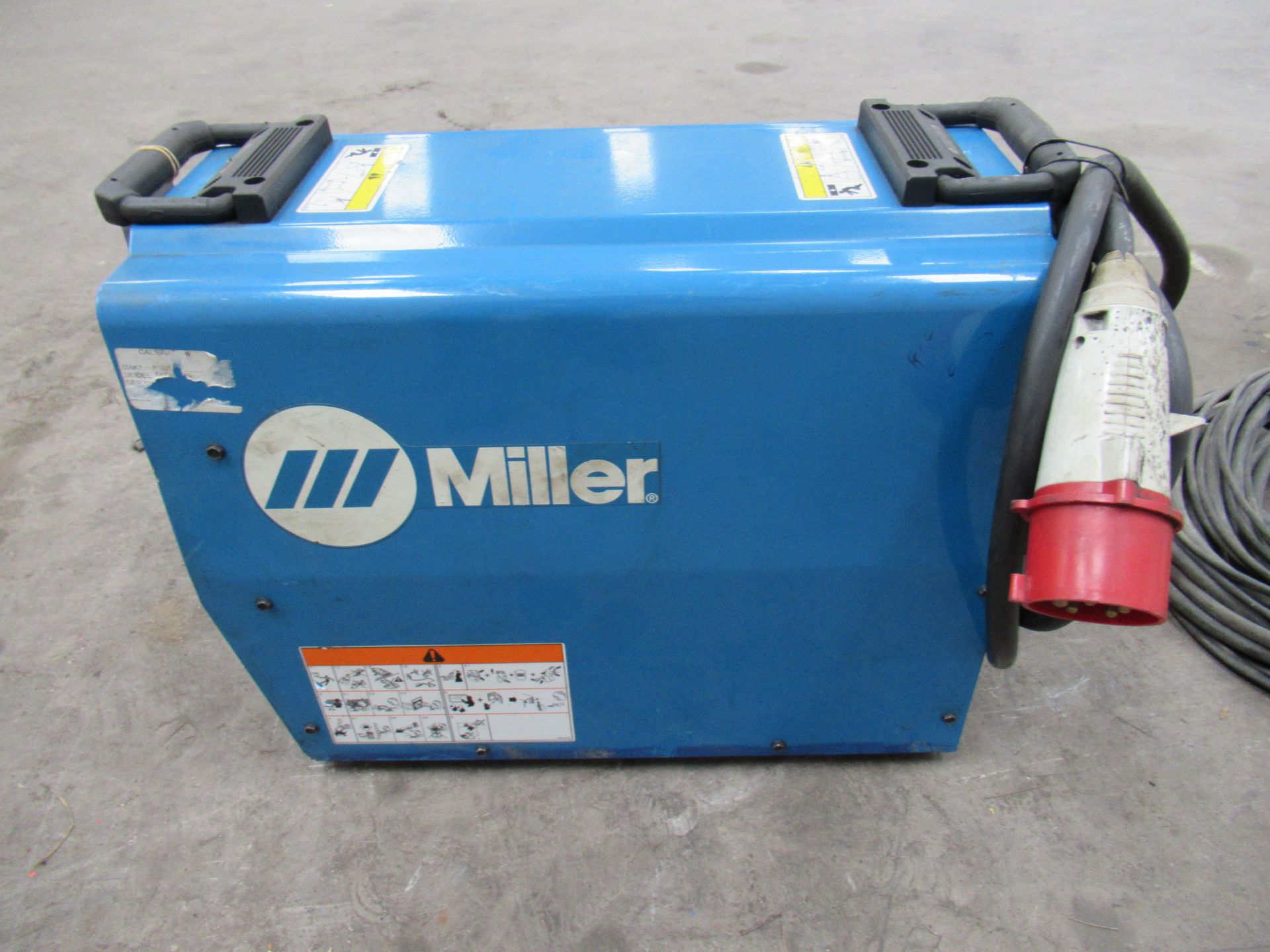 Miller XMT 304 series DC inverter welder with leads etc - Image 5 of 9