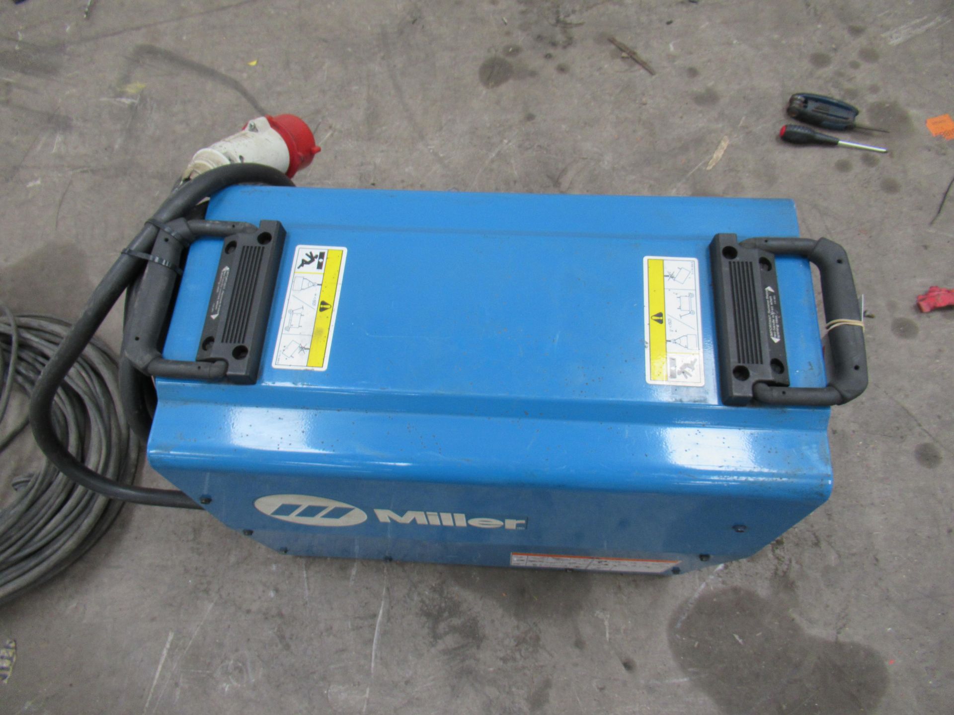 Miller XMT 304 series DC inverter welder with leads etc - Image 4 of 9