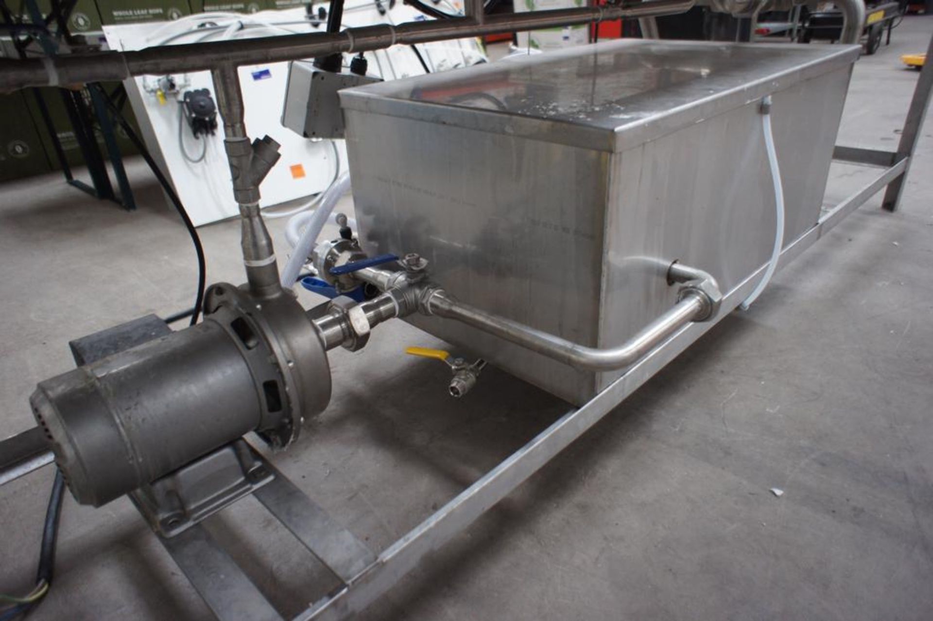 Stainless Steel Keg Washing Station, 3 Keg Capacity with Centrifugal Pump and Integrated Tanks, 240v - Image 4 of 6