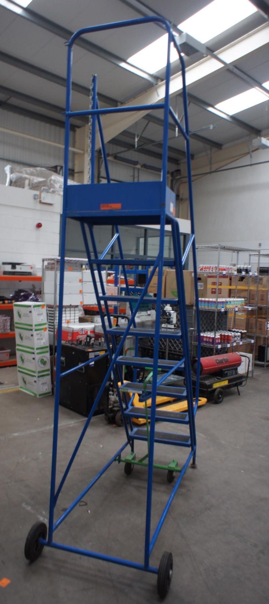 Kume-Ezee 8-Tread Mobile Warehouse Steps - Image 3 of 5