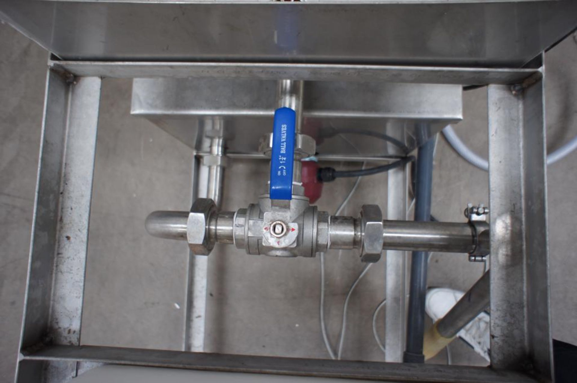 Stainless Steel Keg Washing Station, 3 Keg Capacity with Centrifugal Pump and Integrated Tanks, 240v - Image 5 of 6