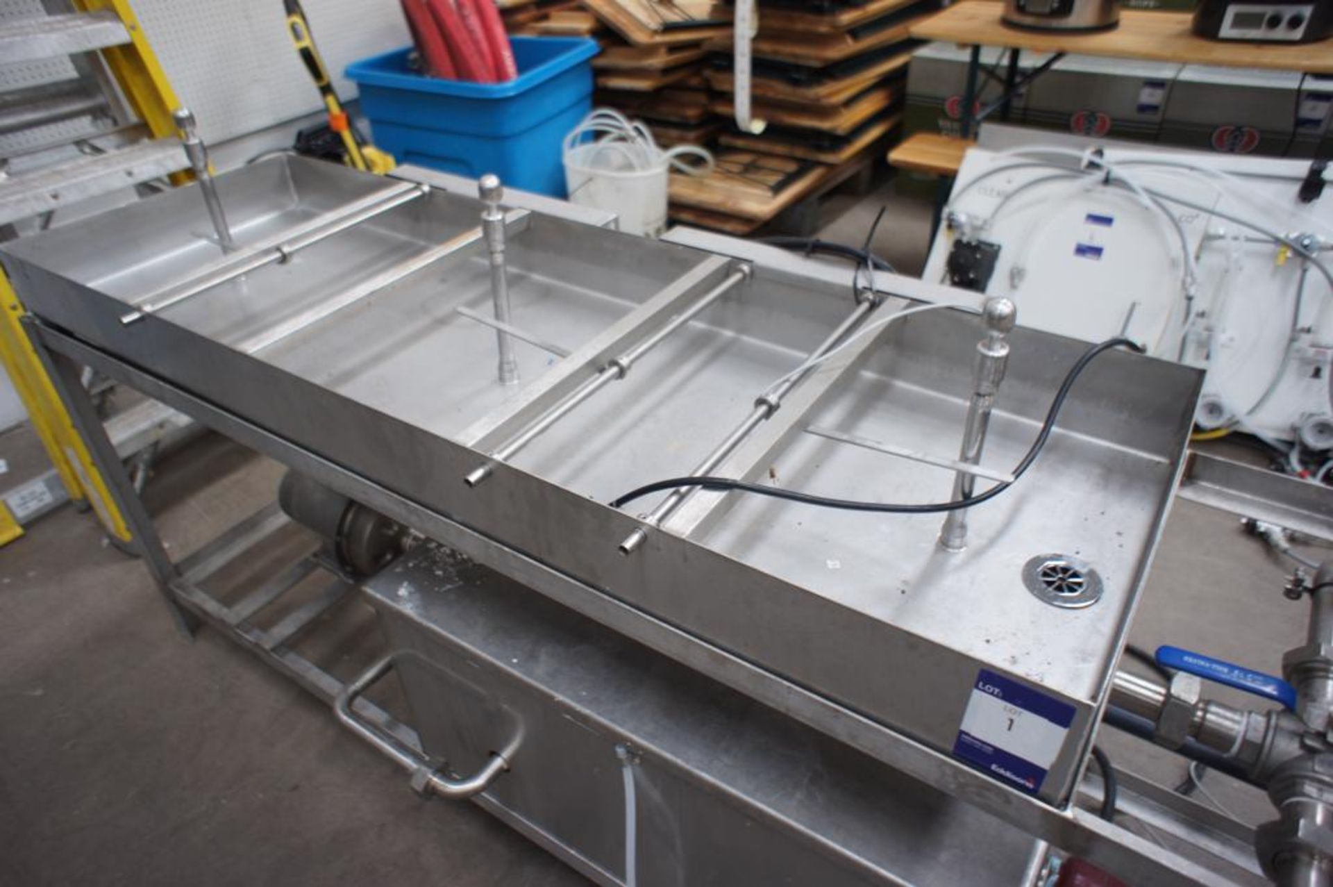 Stainless Steel Keg Washing Station, 3 Keg Capacity with Centrifugal Pump and Integrated Tanks, 240v - Image 3 of 6