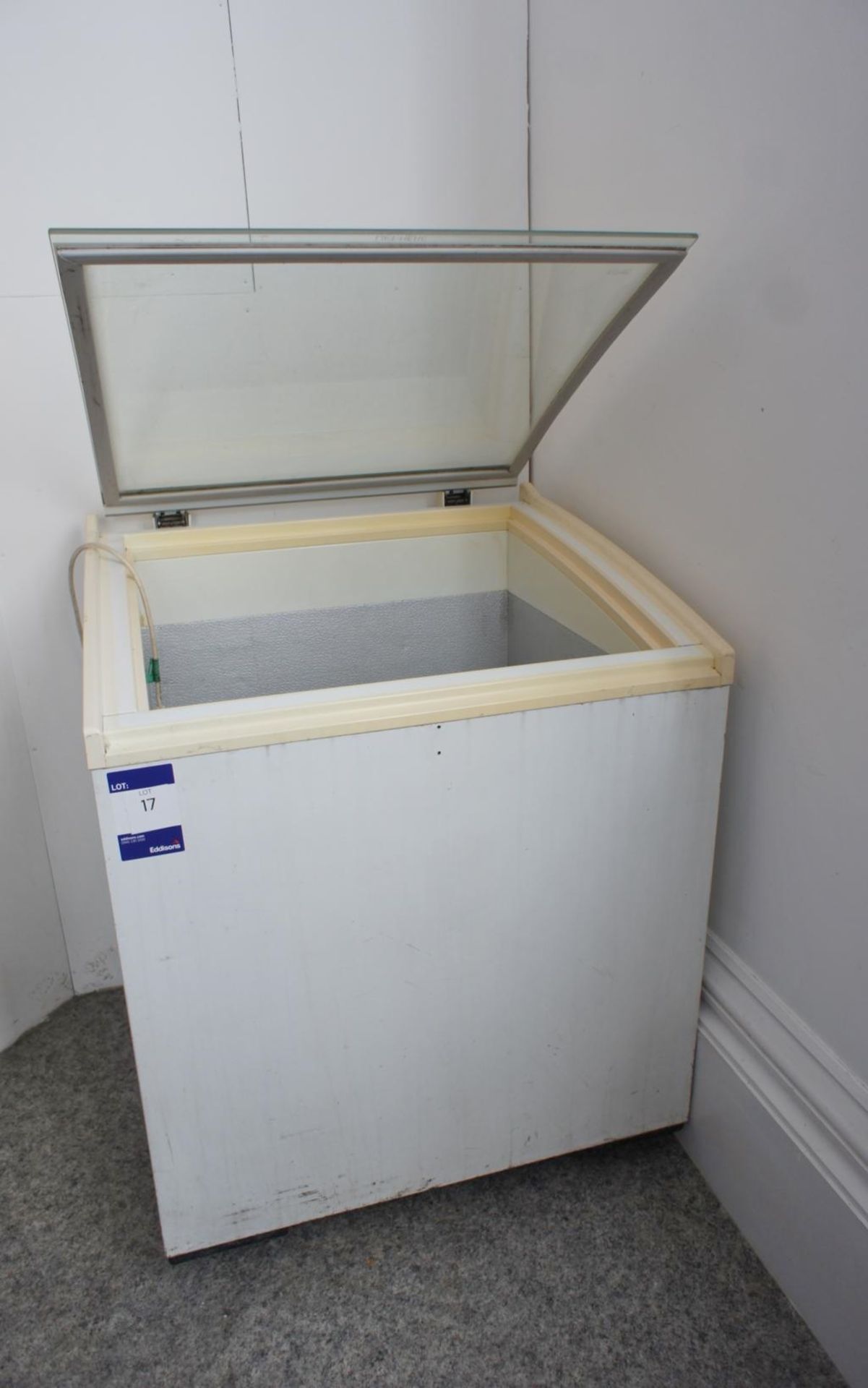 Unbranded Chest Freezer - Image 2 of 2