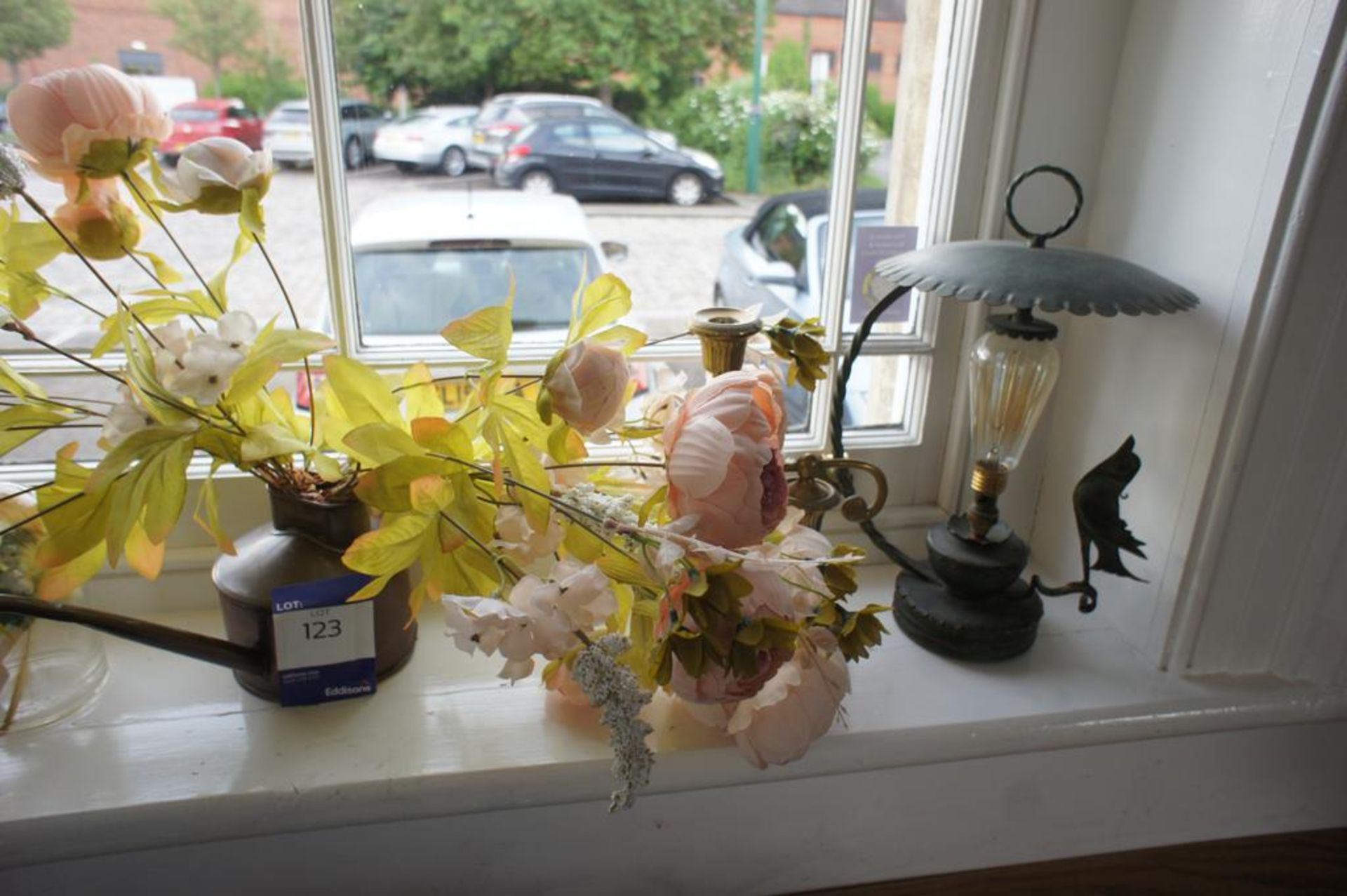 6 x Various Decorative Items to Windowsill - Image 2 of 4