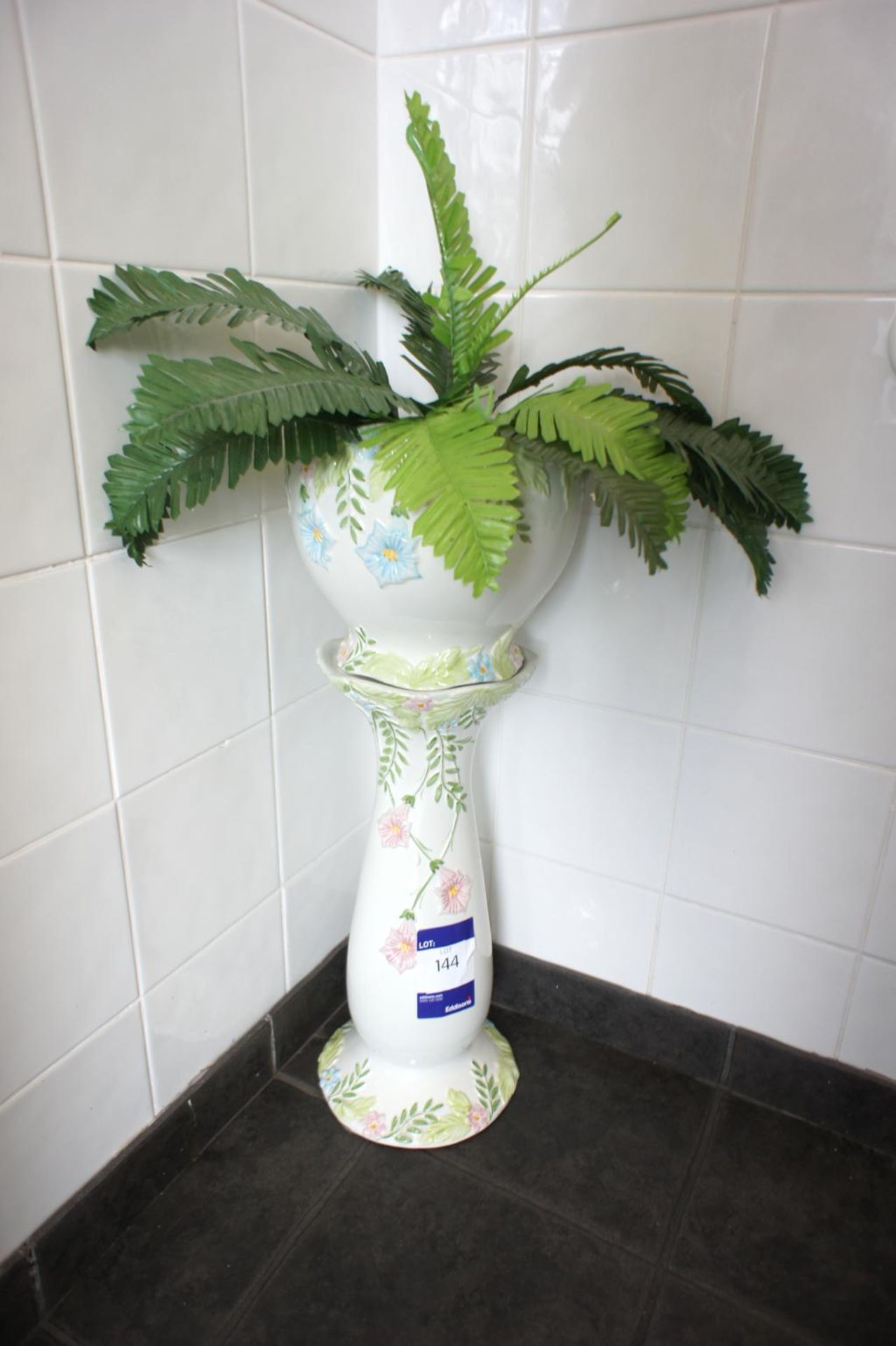 Ceramic Plant Pot & Stand