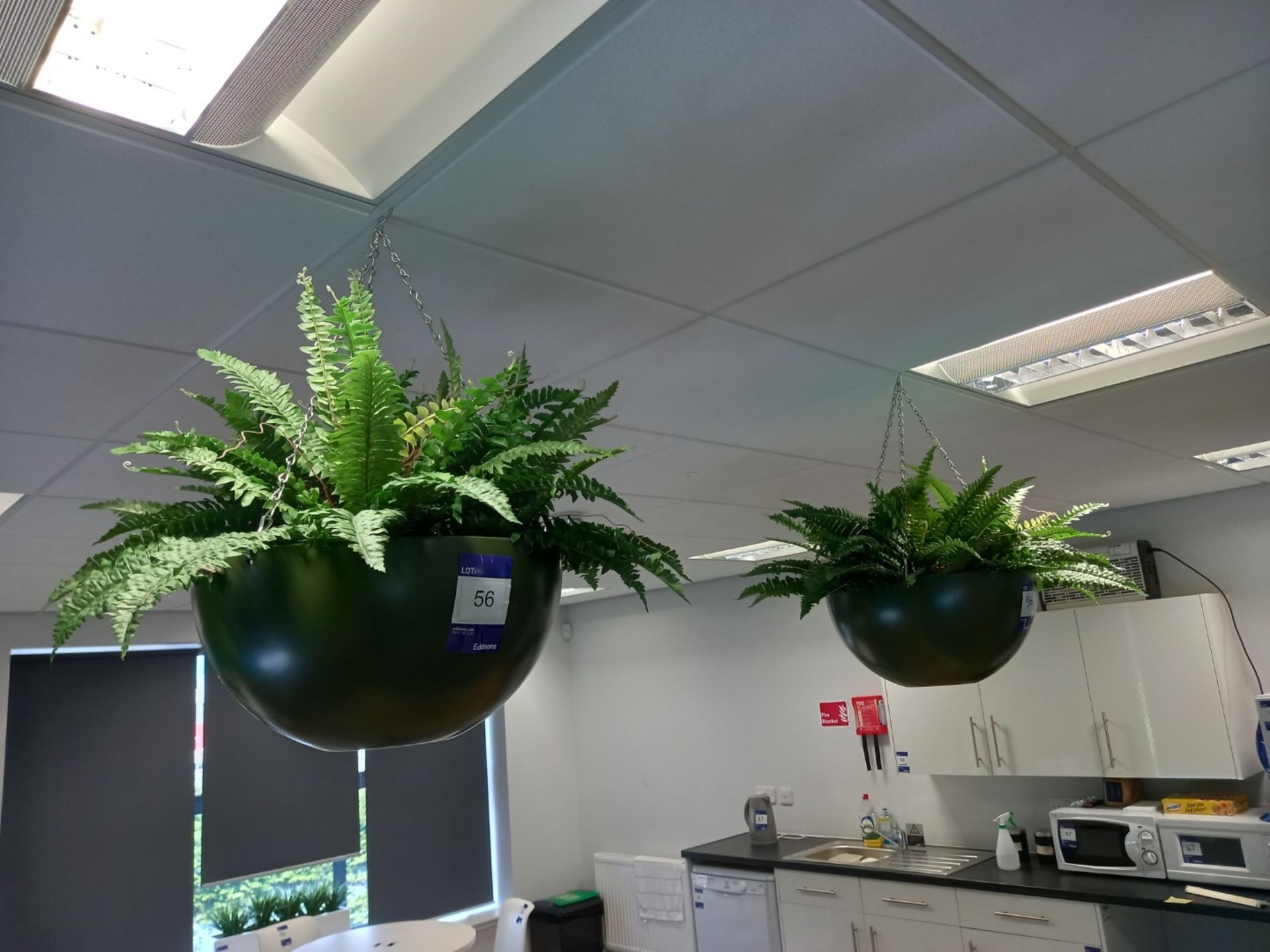 2 x Artificial Hanging Baskets - Image 2 of 4