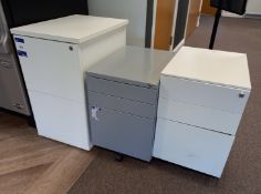 2 x Various Pedestals (contents not included)
