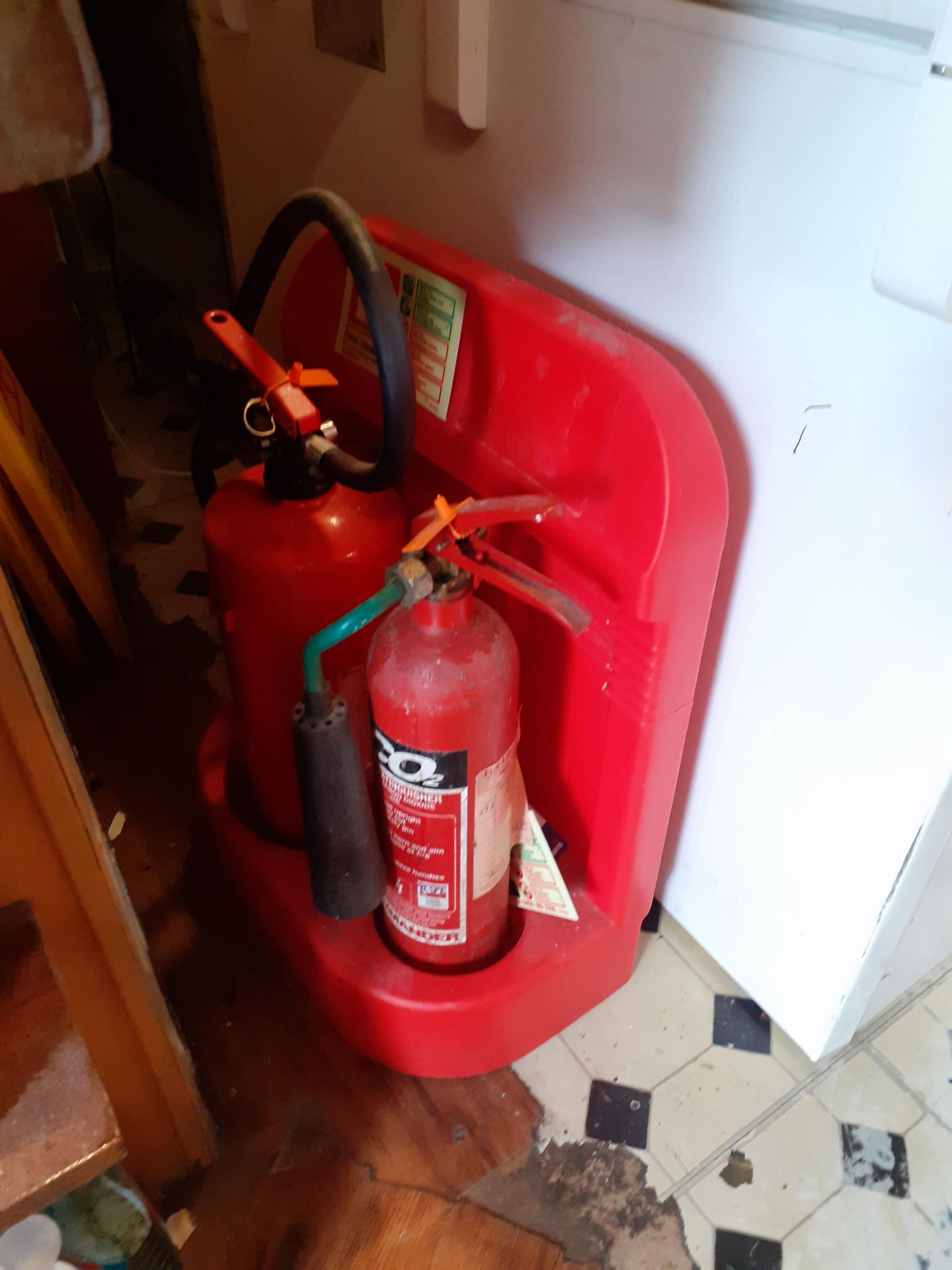 Four Various Fire Extinguishers & Fire Blanket - Image 2 of 3