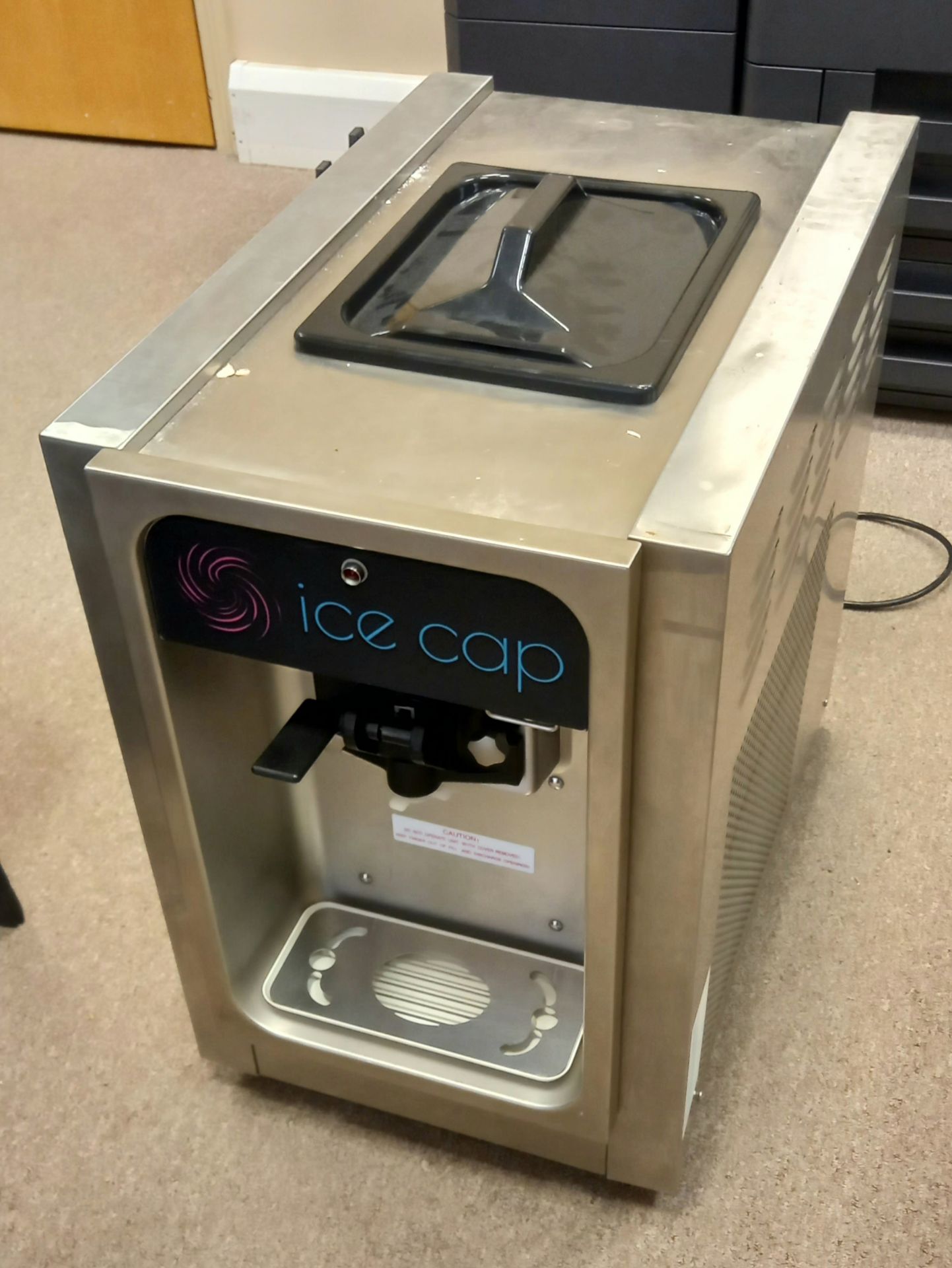 Ice Cap 61 ST Ice Cream Machine 220V S/N: 190258 (can serve ice cream, frozen yoghurt or sorbet)