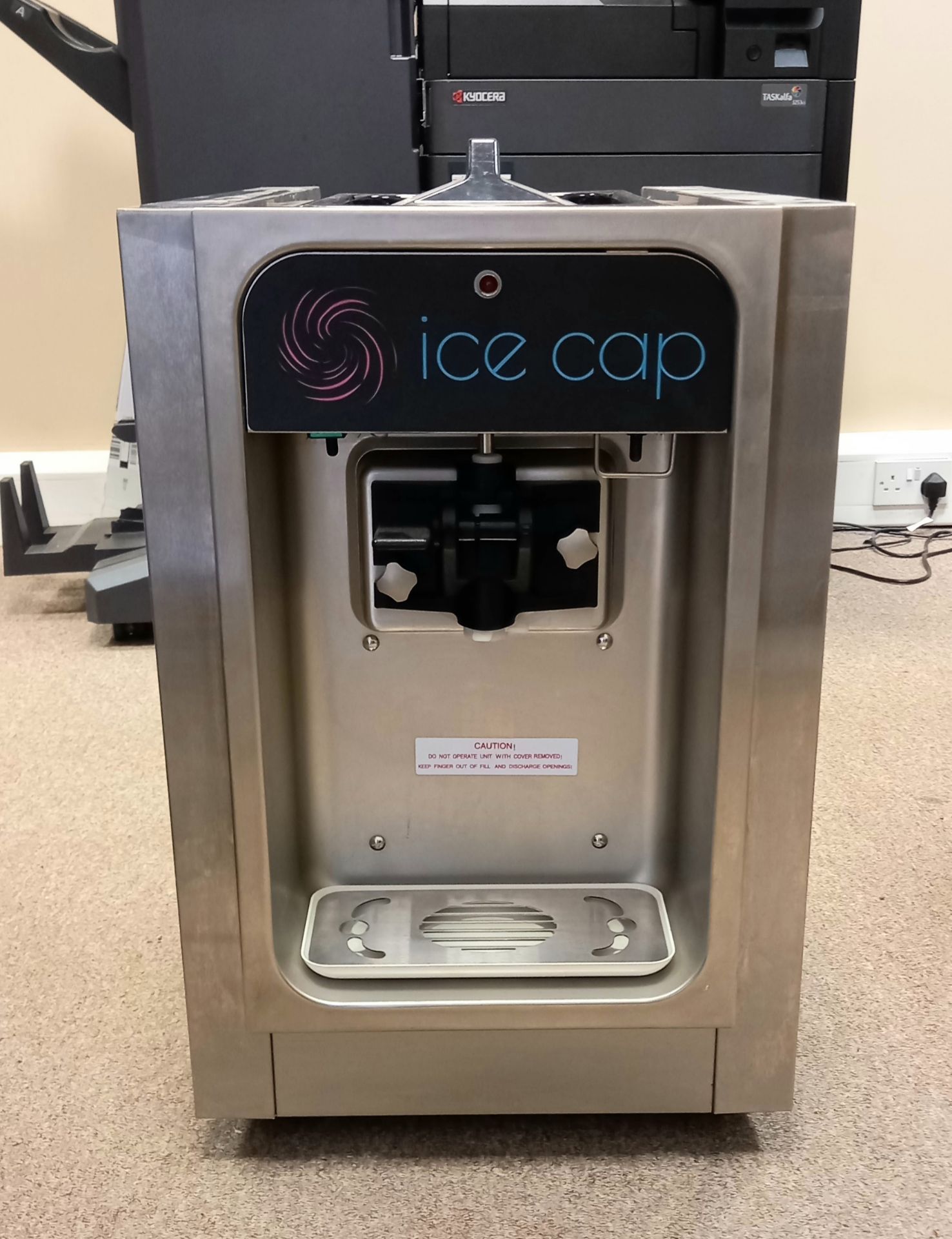 Ice Cap 61 ST Ice Cream Machine 220V S/N: 190258 (can serve ice cream, frozen yoghurt or sorbet) - Image 3 of 6