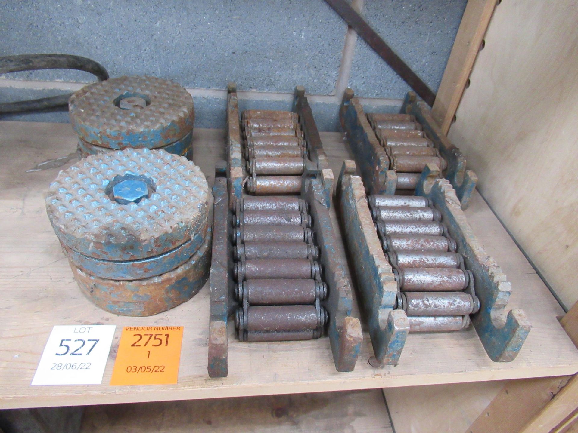 A set of machine skates