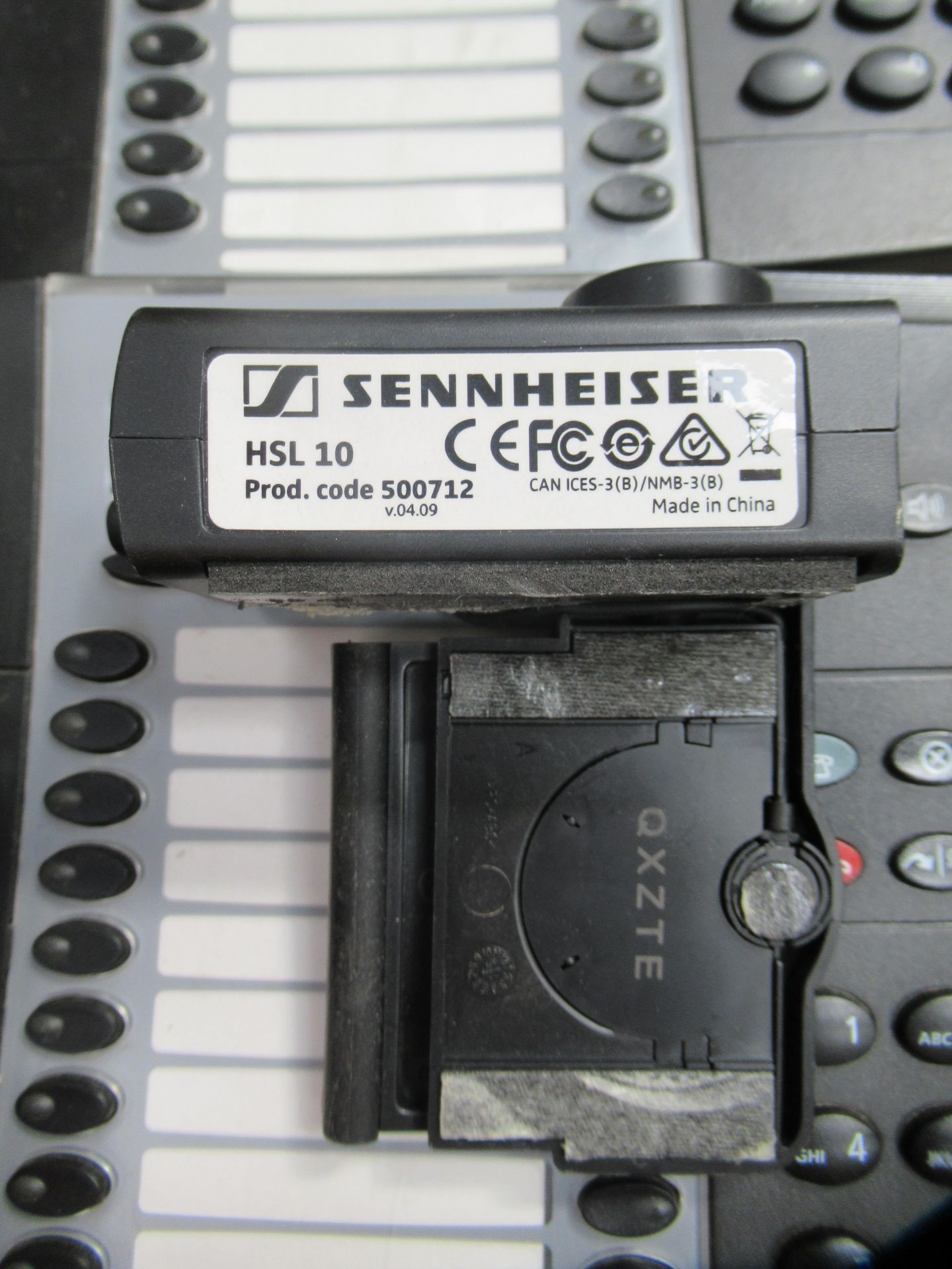 Mitel 5324 I.P Phones (5), Sennheiser HS10 handset lifters (6) and Sennheiser D10BS wireless headset - Bild 4 aus 5